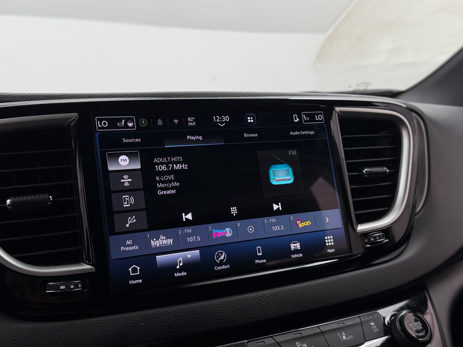 Thumbnail: 2026 Chrysler Pacifica - 3