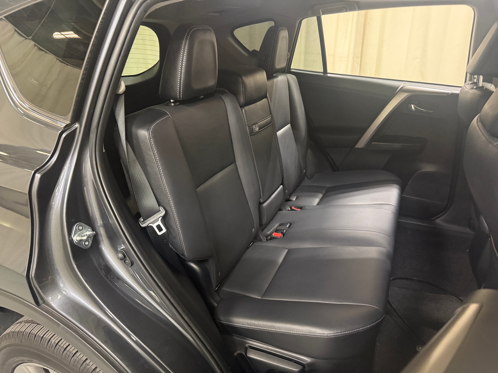 Thumbnail: 2018 Toyota RAV4 - 5