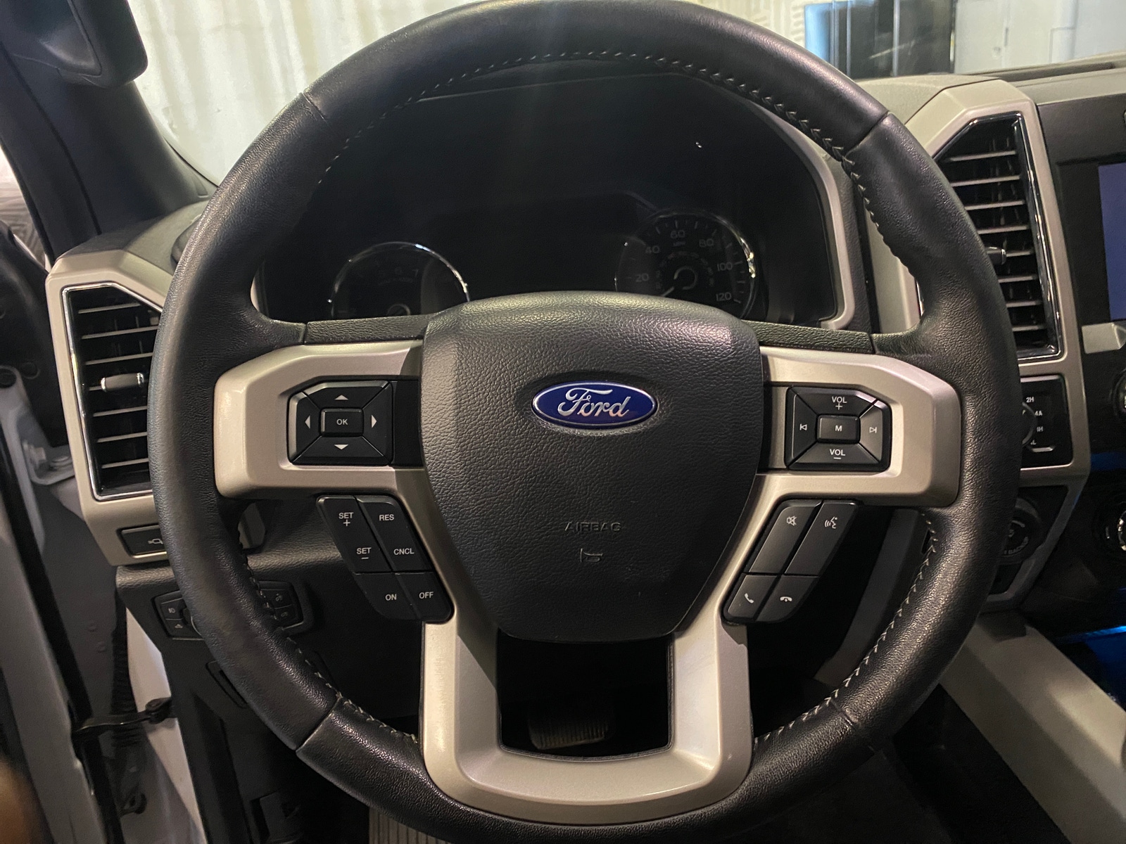 Thumbnail: 2019 Ford Econoline - 4