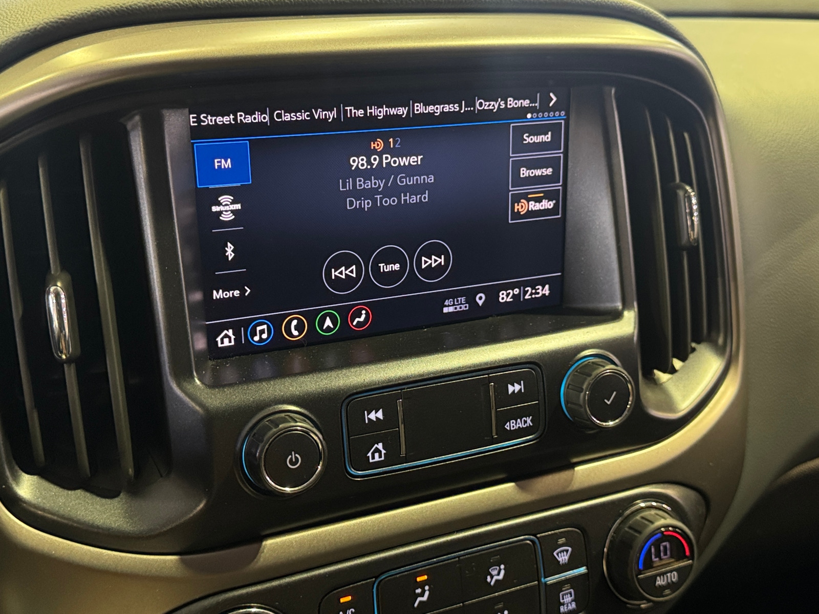 Thumbnail: 2021 Chevrolet Colorado - 3