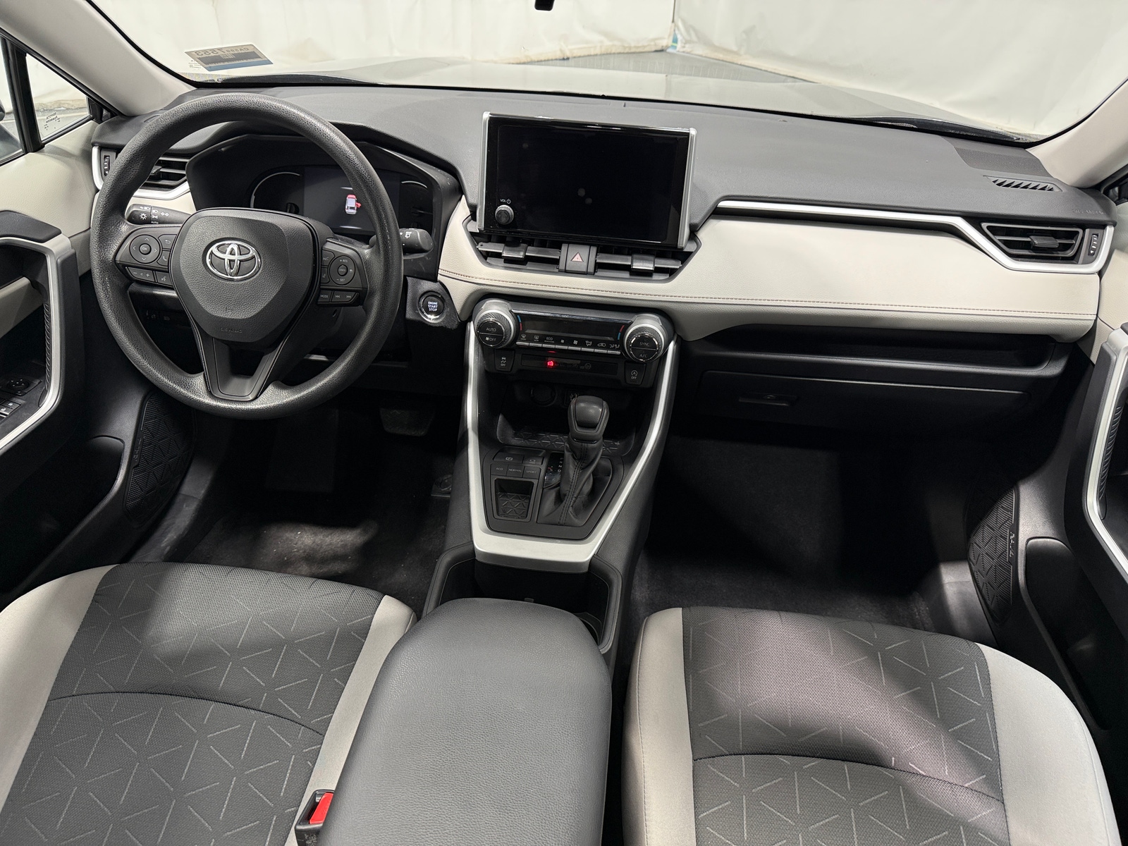 Thumbnail: 2024 Toyota RAV4 - 3