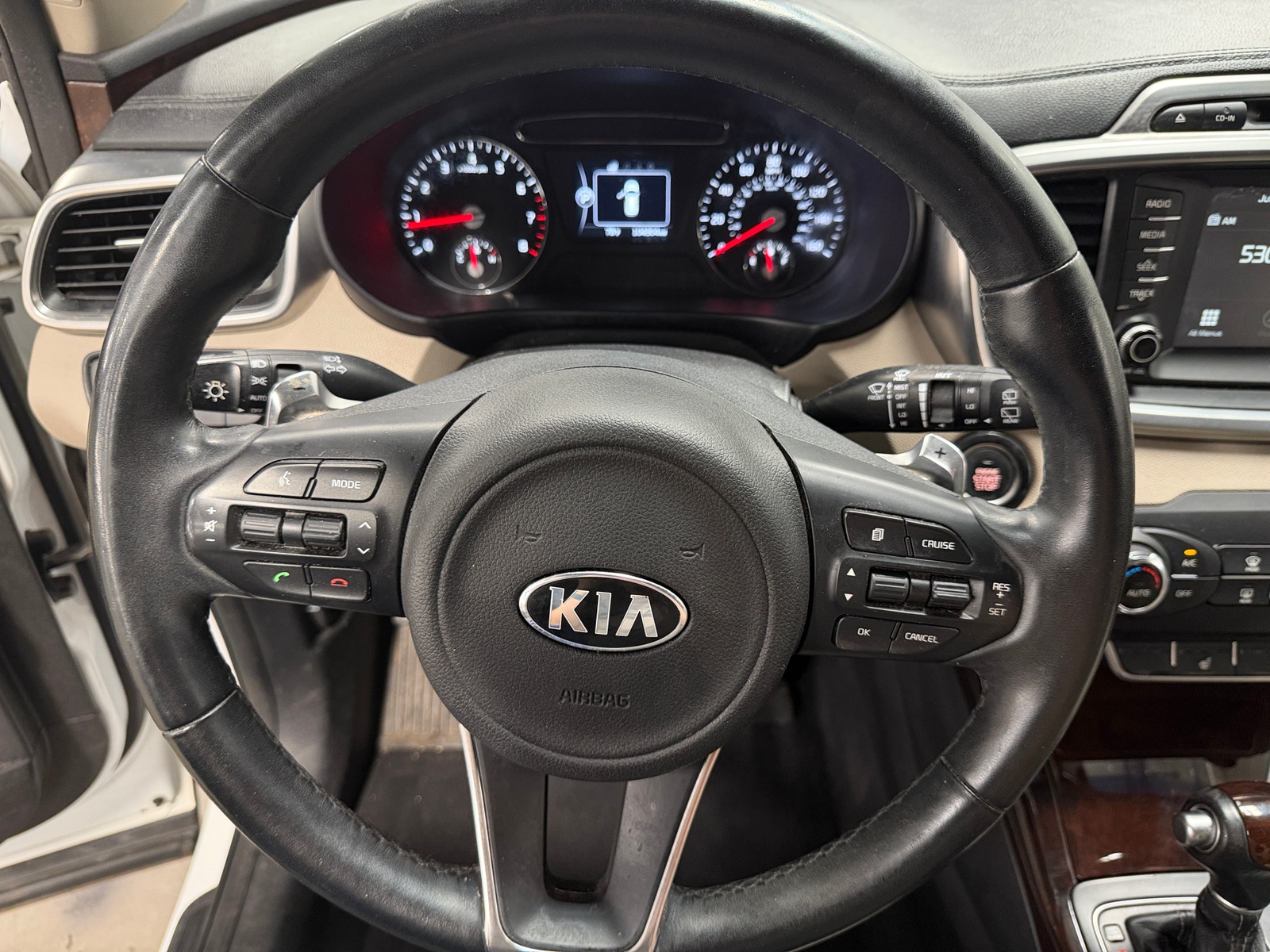 Thumbnail: 2017 Kia Sorento - 4