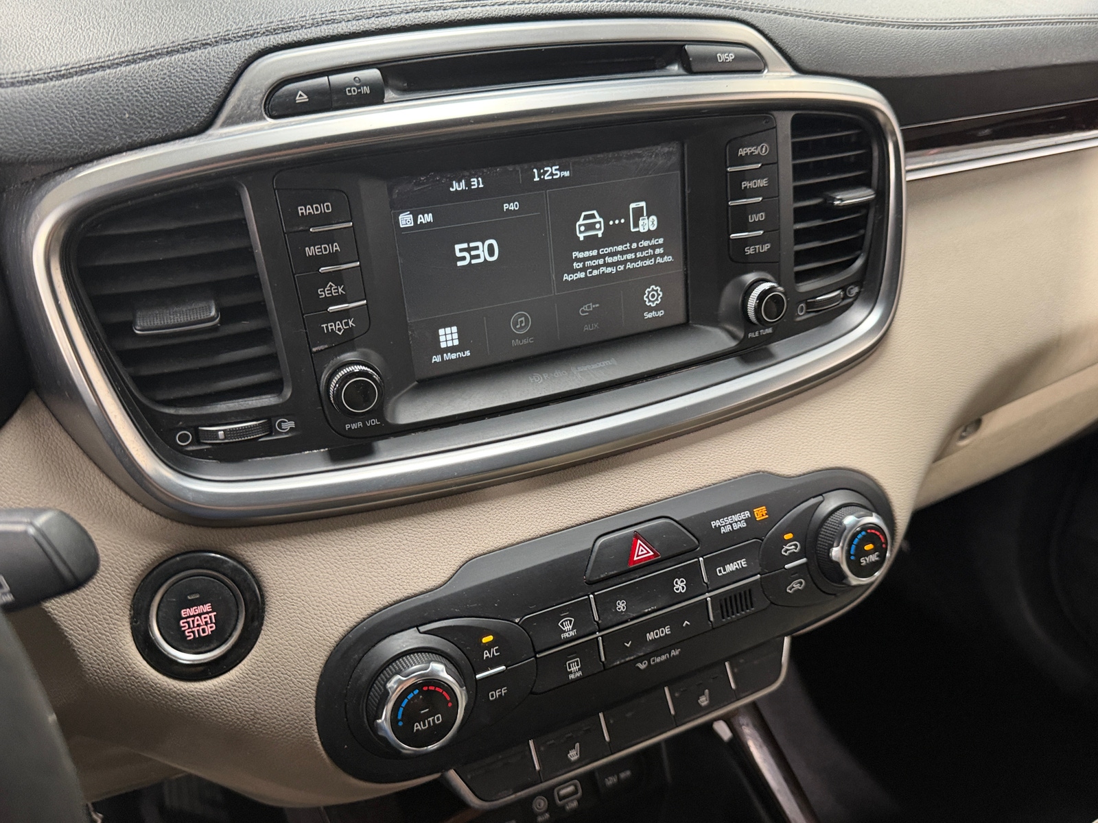Thumbnail: 2017 Kia Sorento - 3