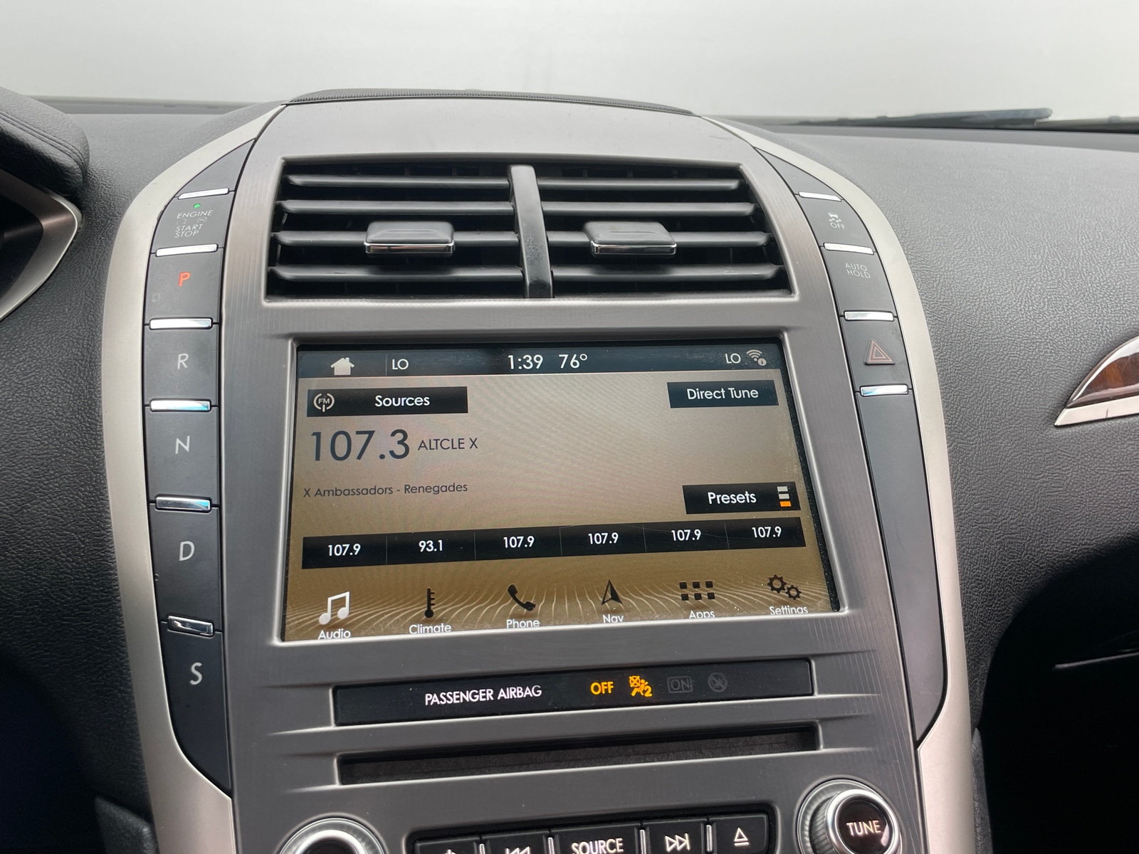 Thumbnail: 2017 Lincoln MKZ - 3