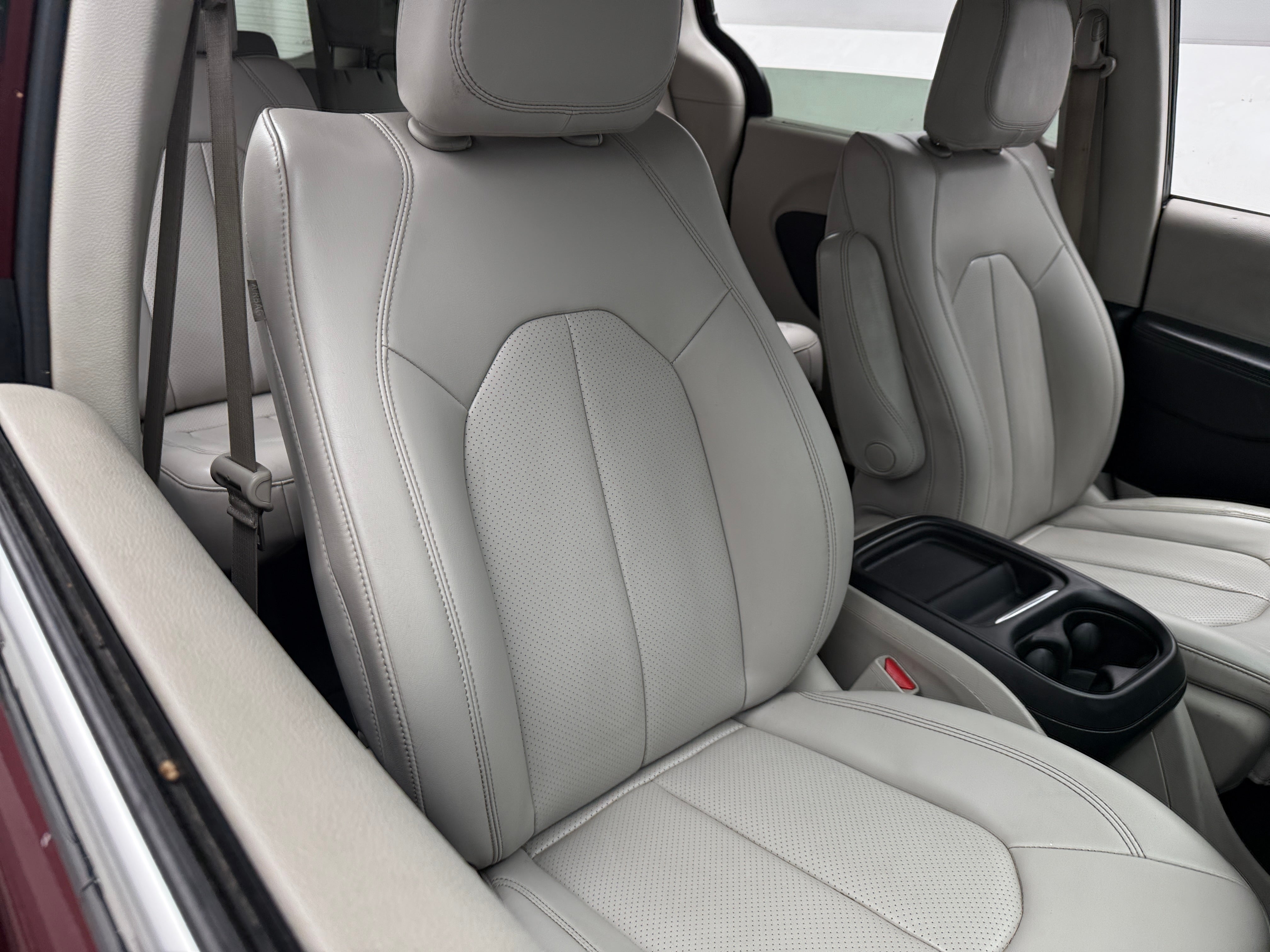 2021 Chrysler Voyager