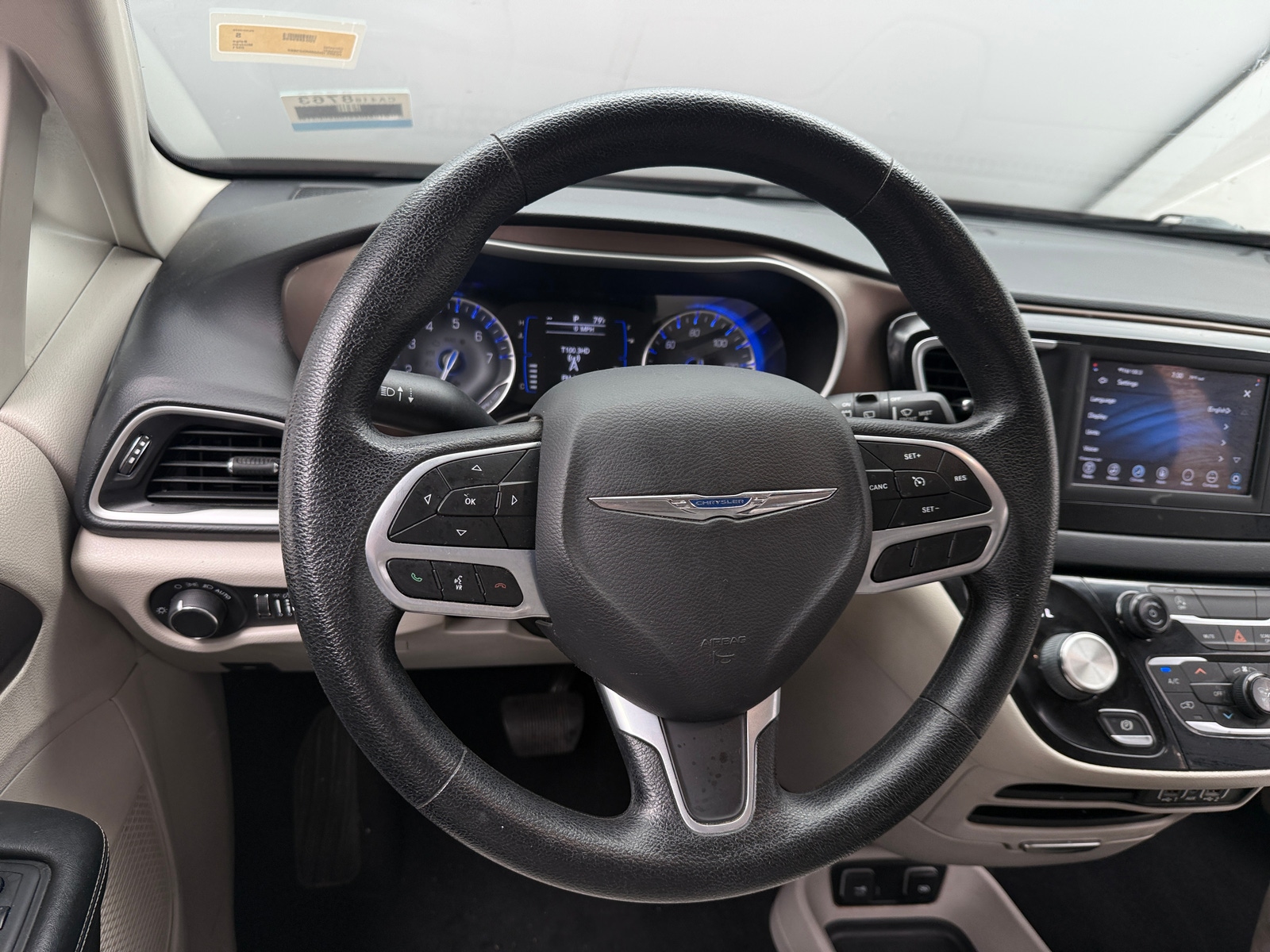 Thumbnail: 2021 Chrysler Voyager - 4
