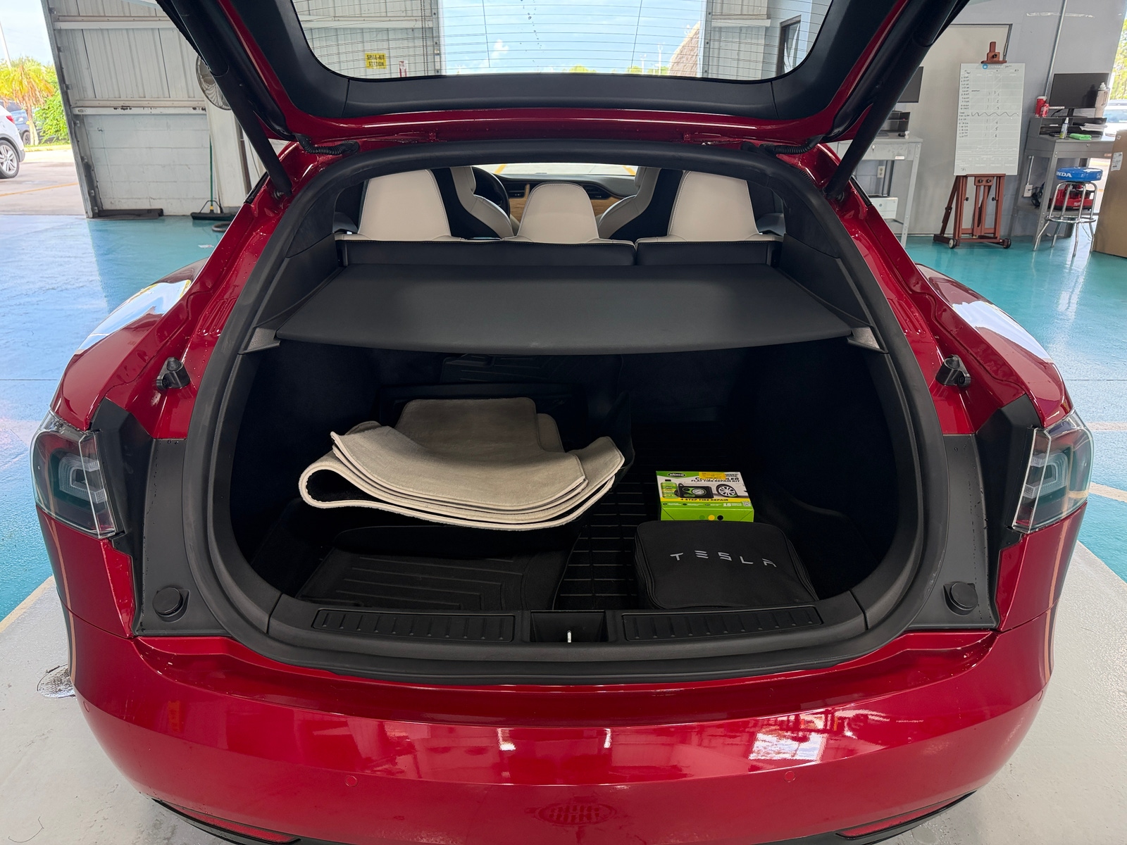 Thumbnail: 2019 Tesla Model S - 6