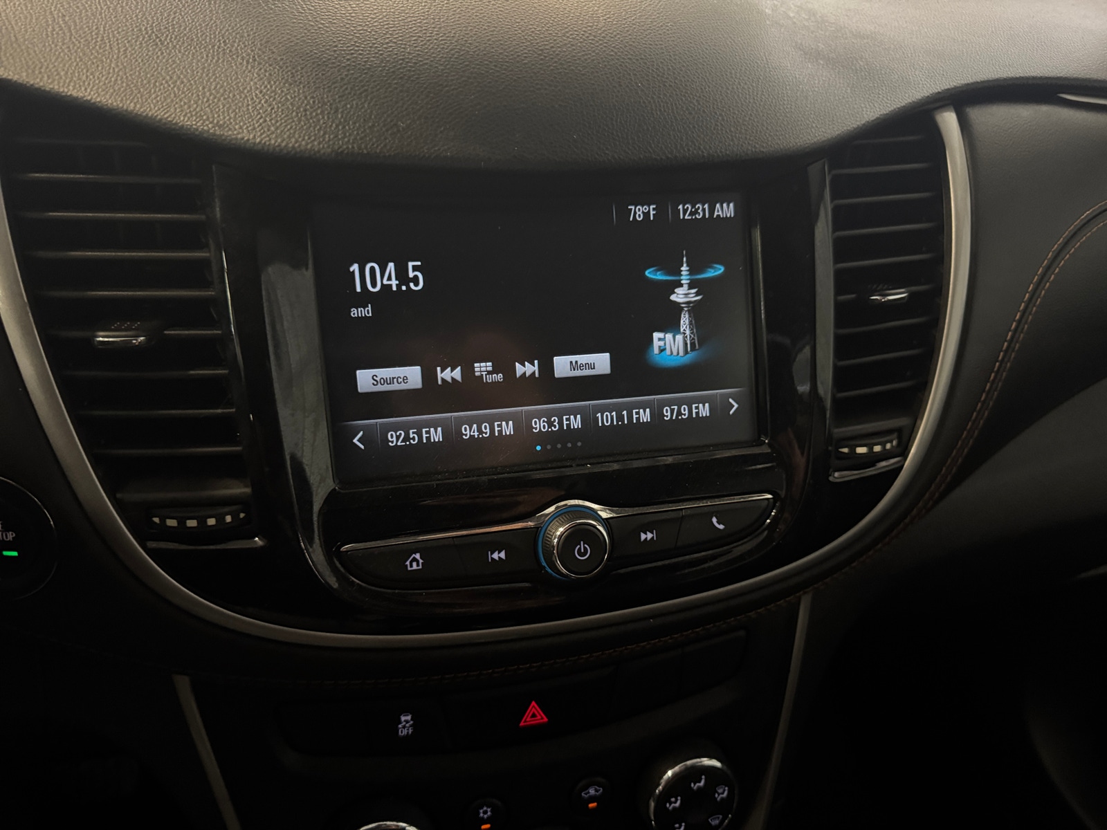 Thumbnail: 2017 Chevrolet Trax - 3