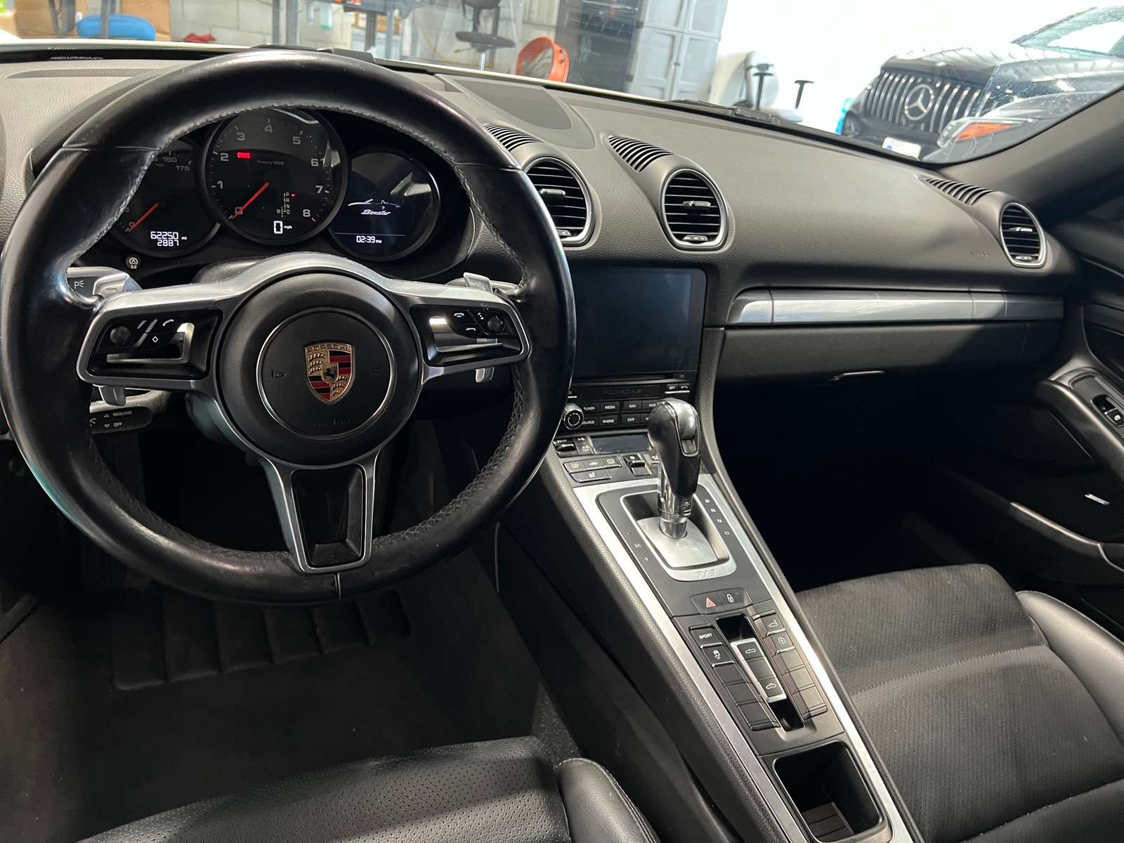 Thumbnail: 2017 Porsche 718 Boxster - 2