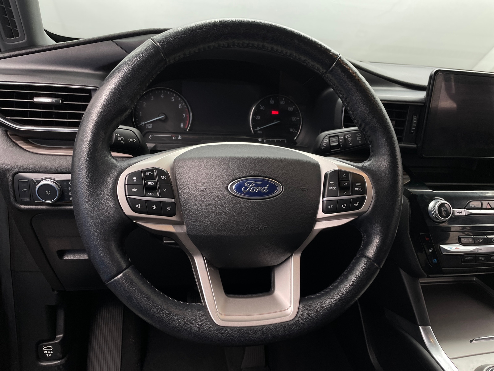 Thumbnail: 2022 Ford Explorer - 4