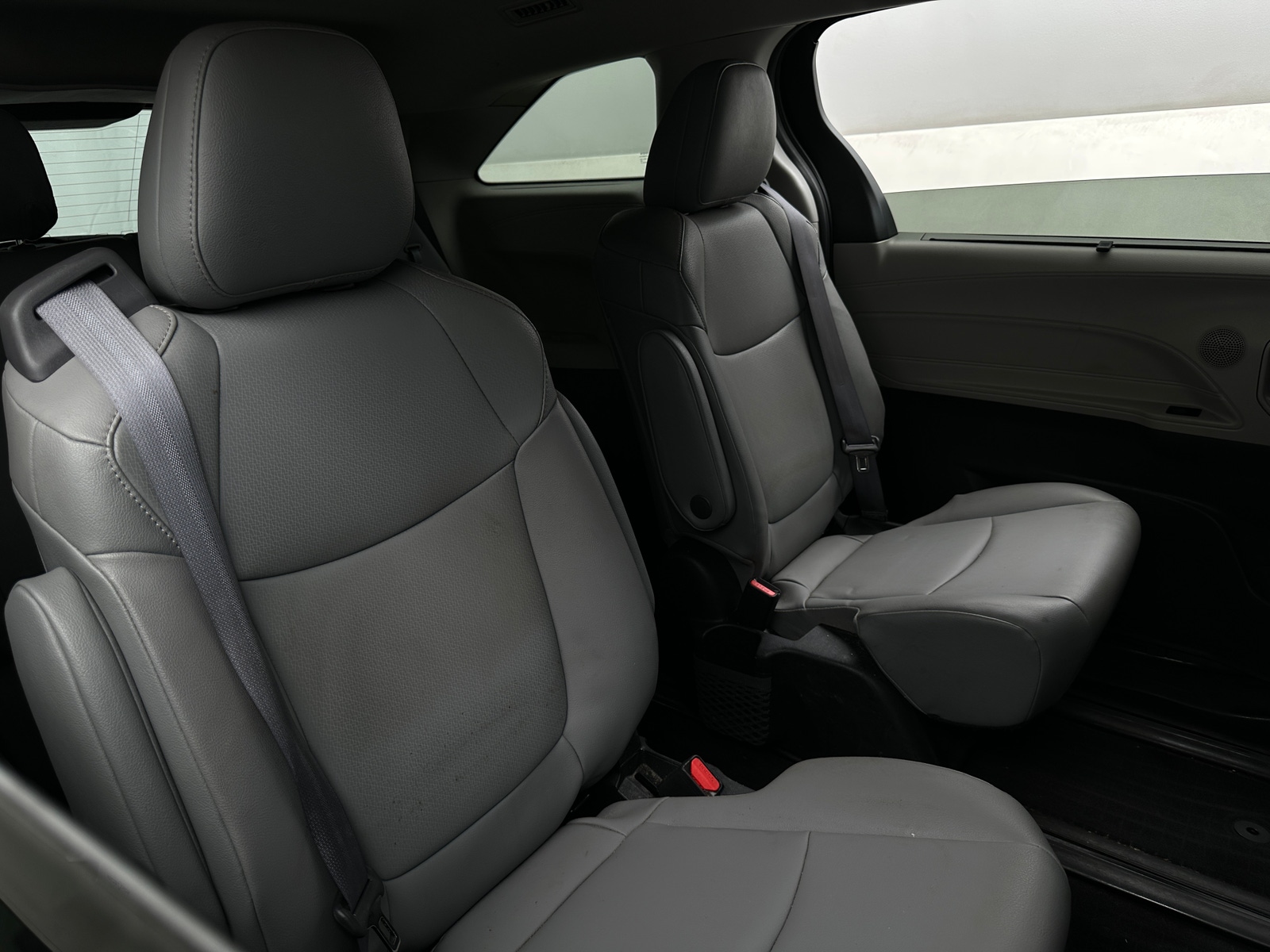 Thumbnail: 2022 Toyota Sienna - 5
