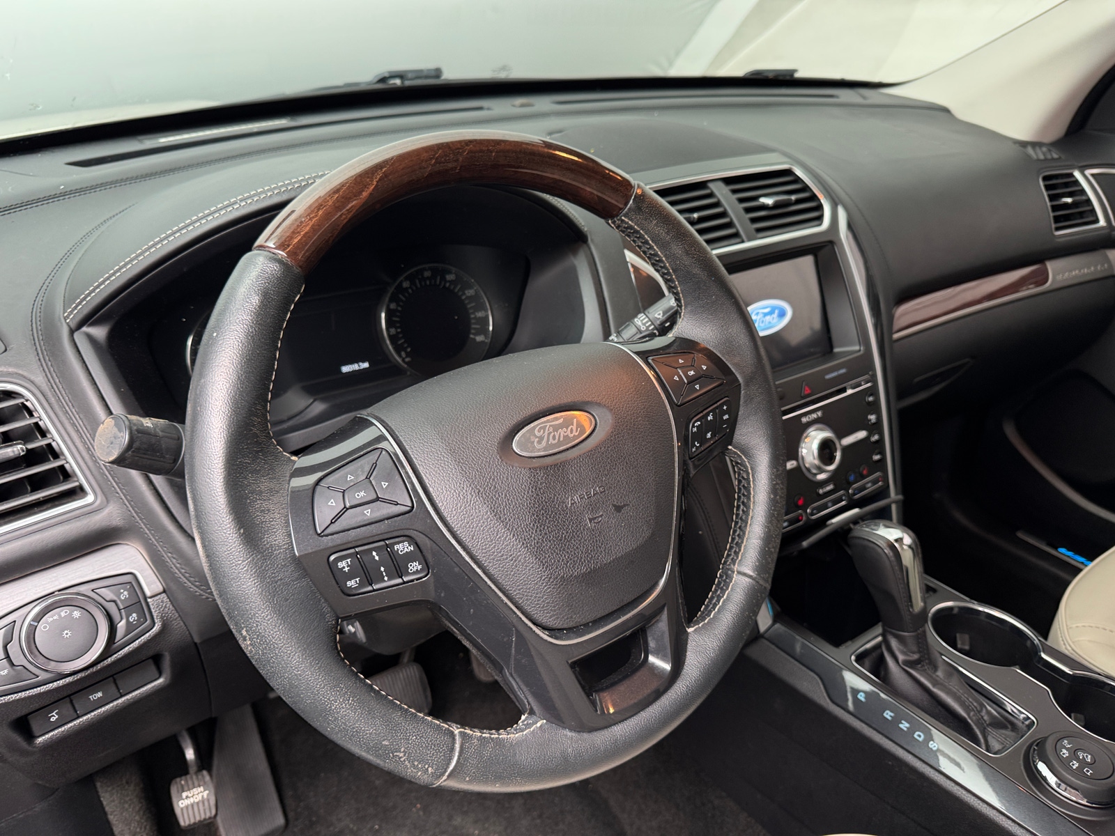 Thumbnail: 2017 Ford Explorer - 4