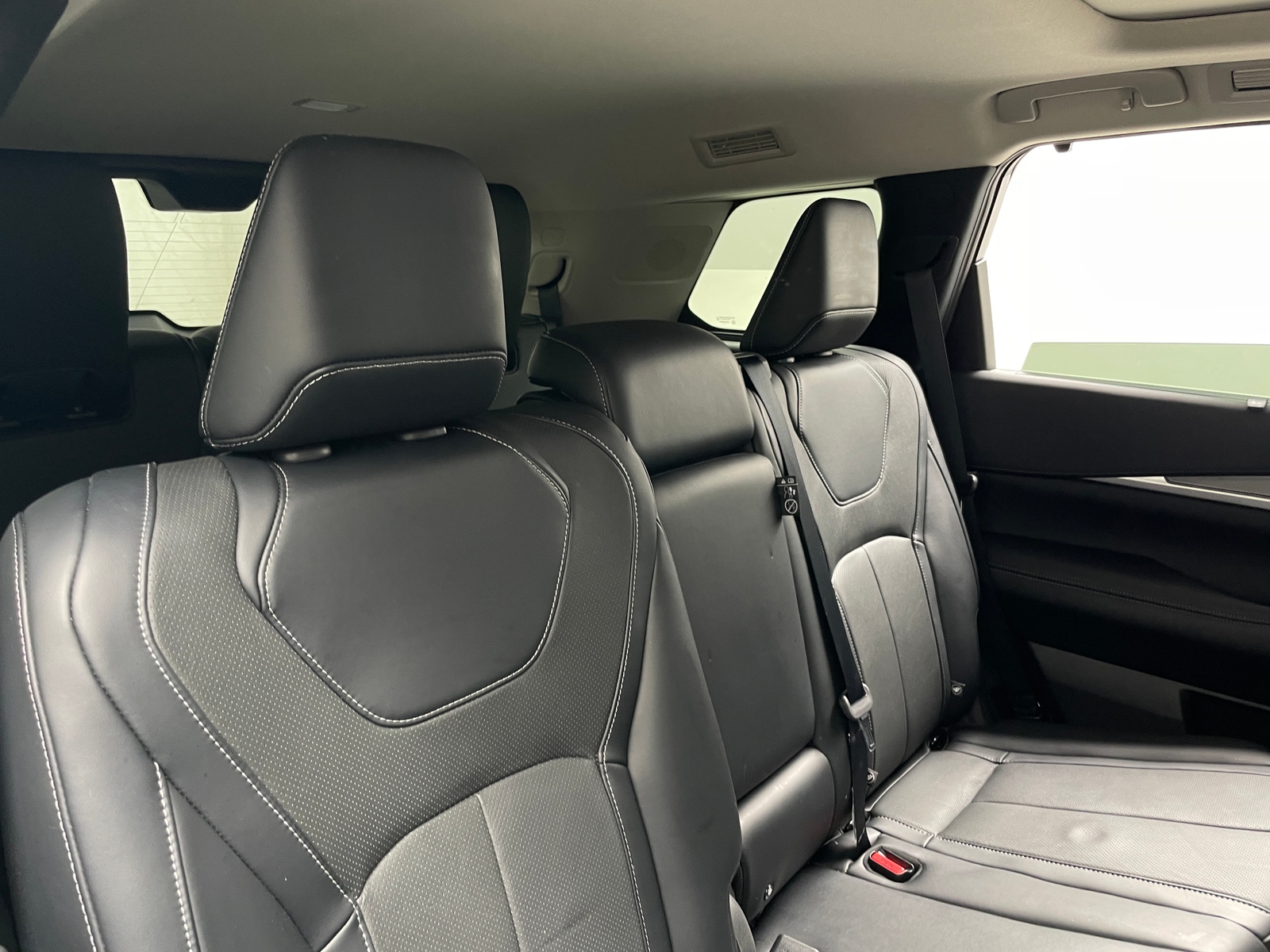 Thumbnail: 2023 INFINITI QX60 - 5