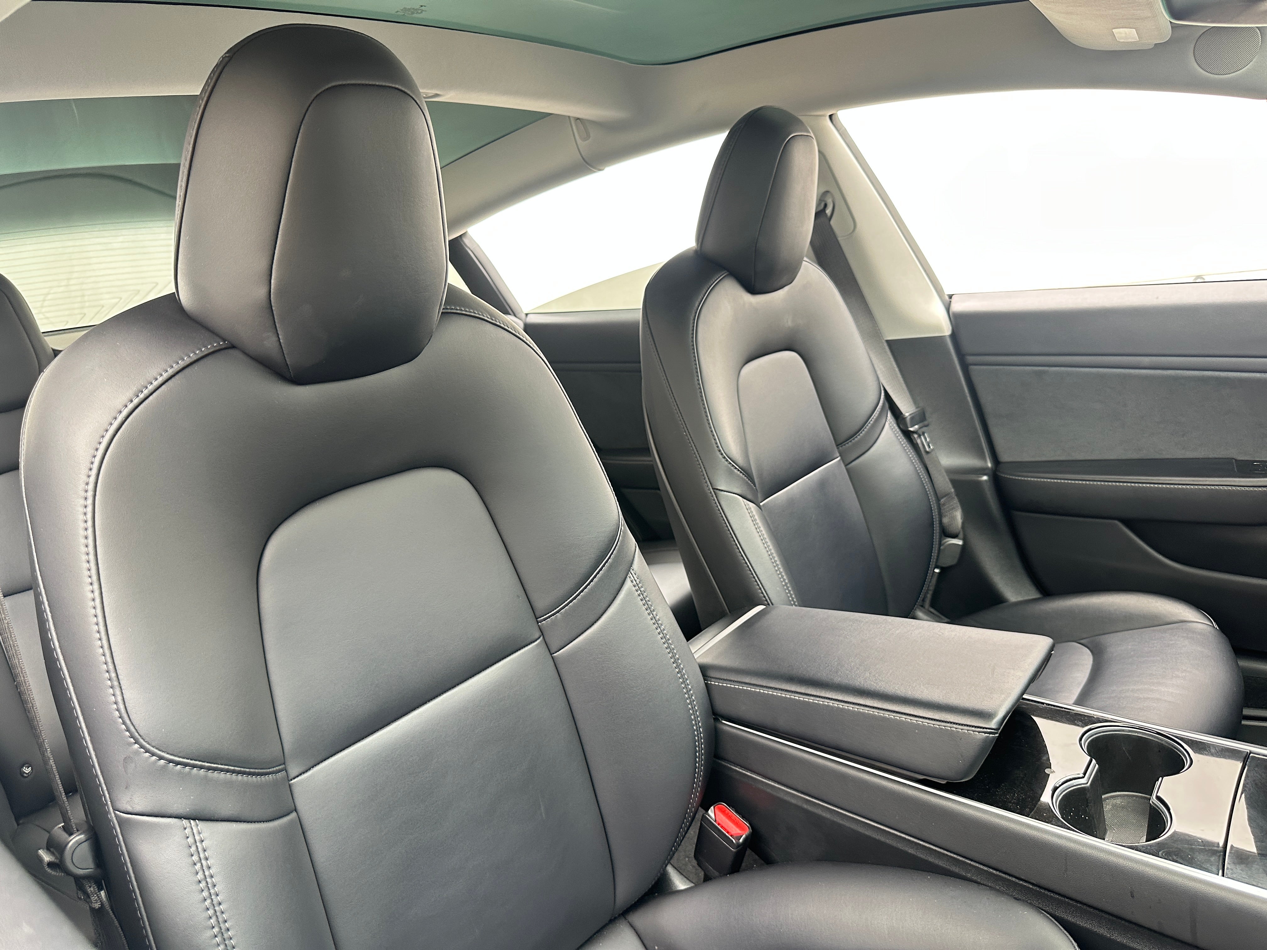 Used 2018 Tesla Model 3 Long Range with VIN 5YJ3E1EAXJF005571 for sale in Pewaukee, WI