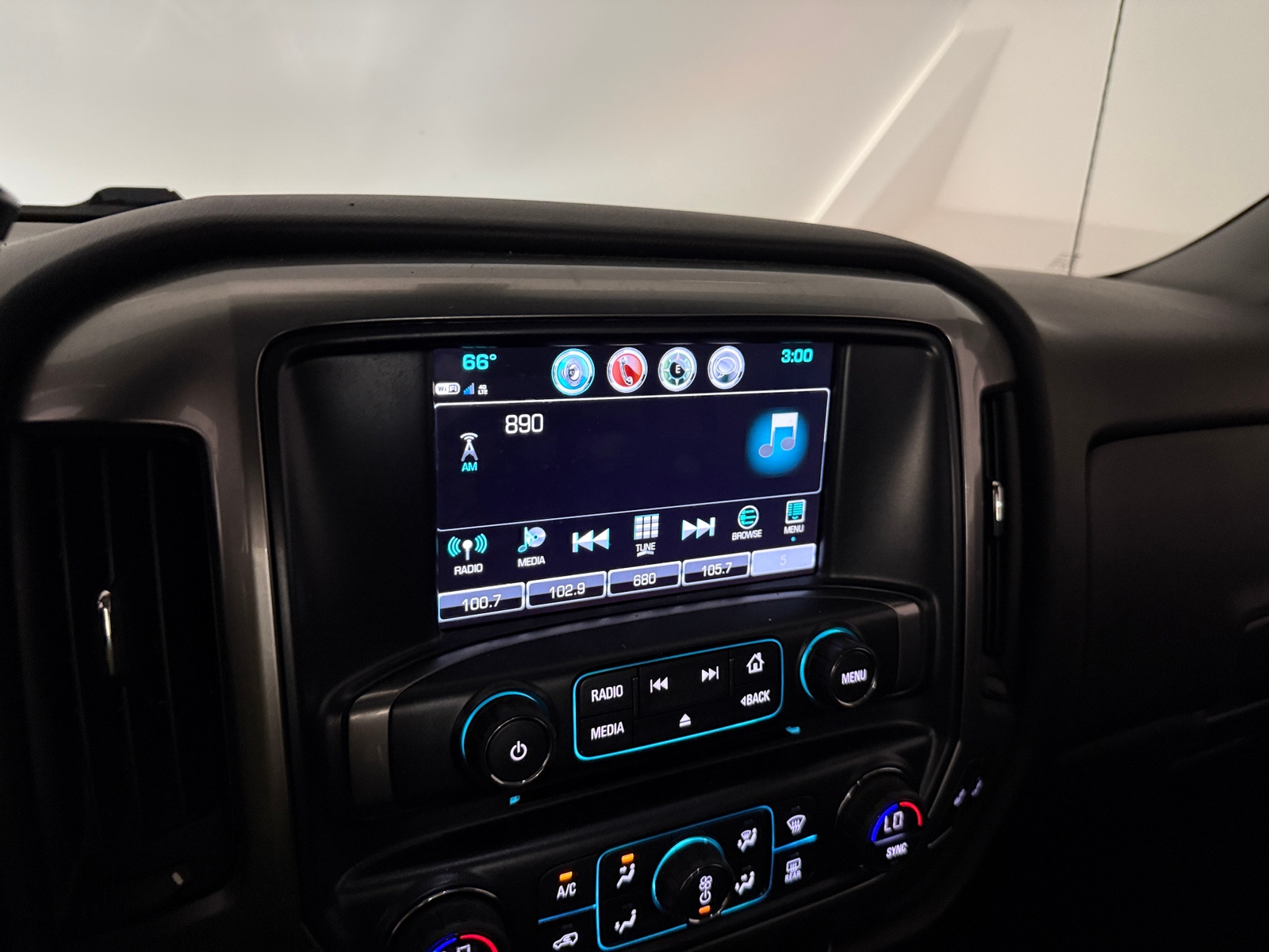 Thumbnail: 2018 Chevrolet Silverado 1500 - 4