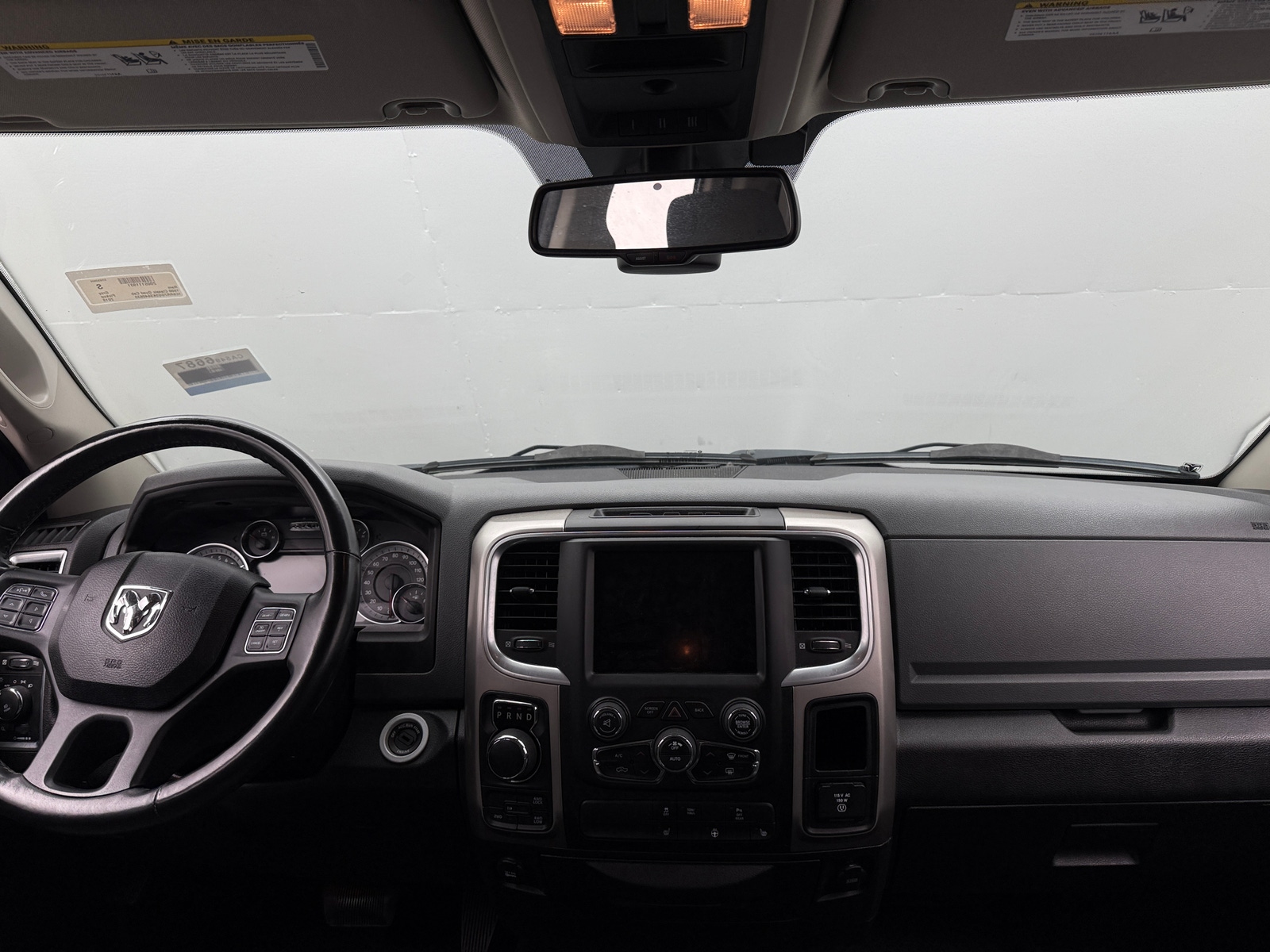 Thumbnail: 2019 RAM 1500 Classic - 3