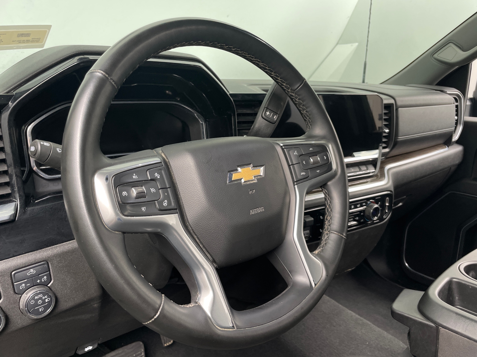 Thumbnail: 2025 Chevrolet Silverado 2500 - 5