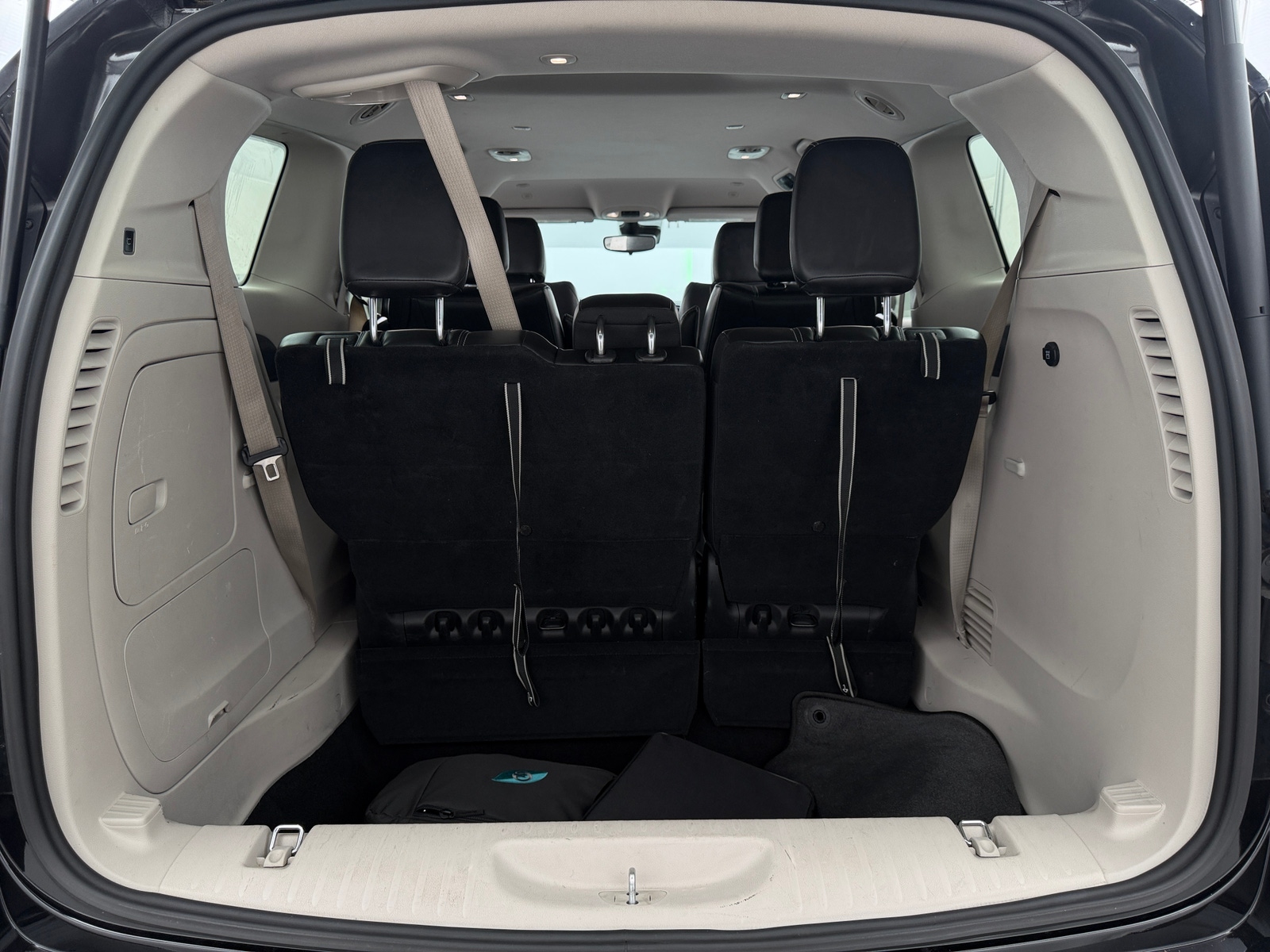 Thumbnail: 2023 Chrysler Pacifica - 6