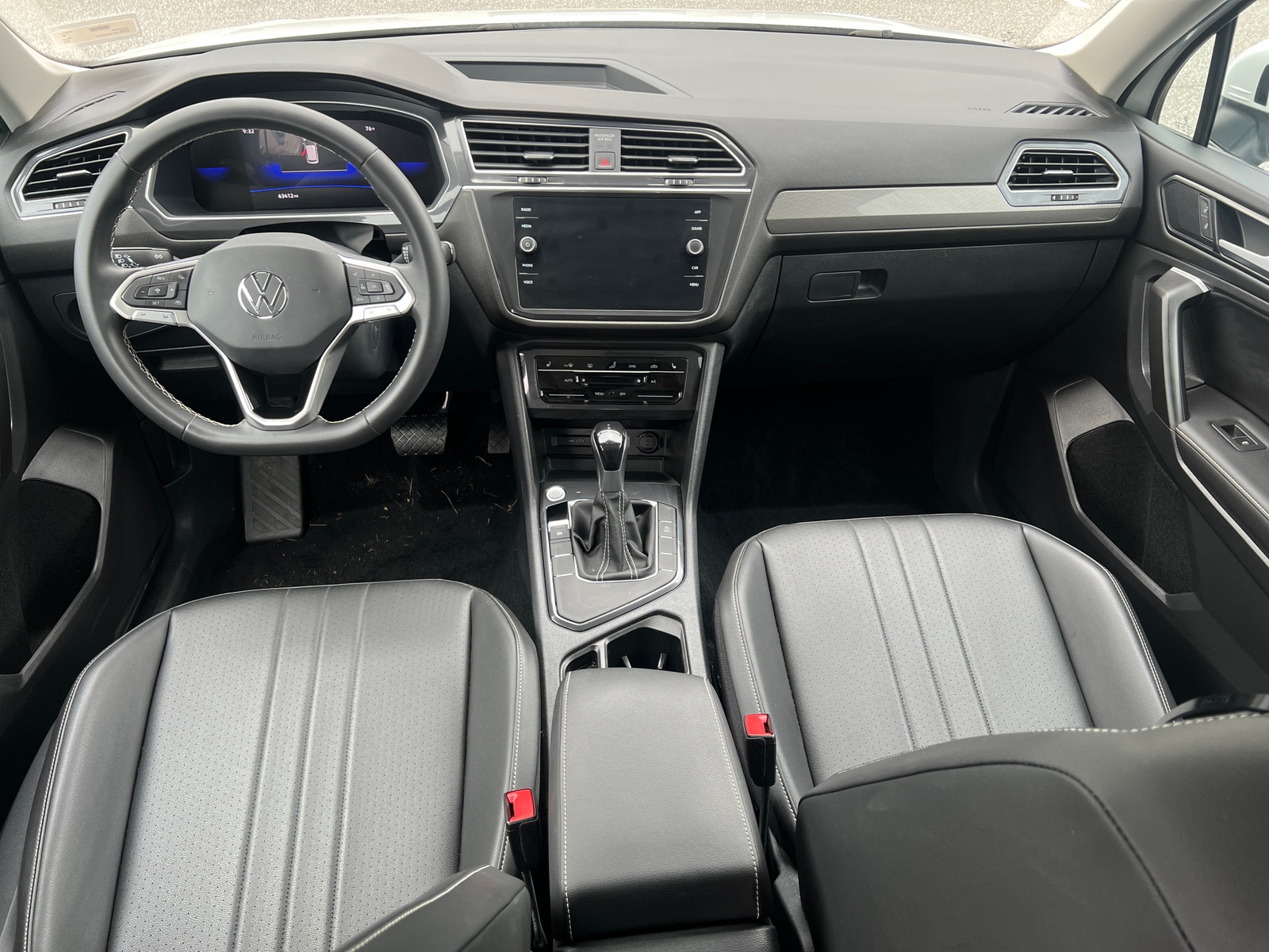 Thumbnail: 2023 Volkswagen Tiguan - 2