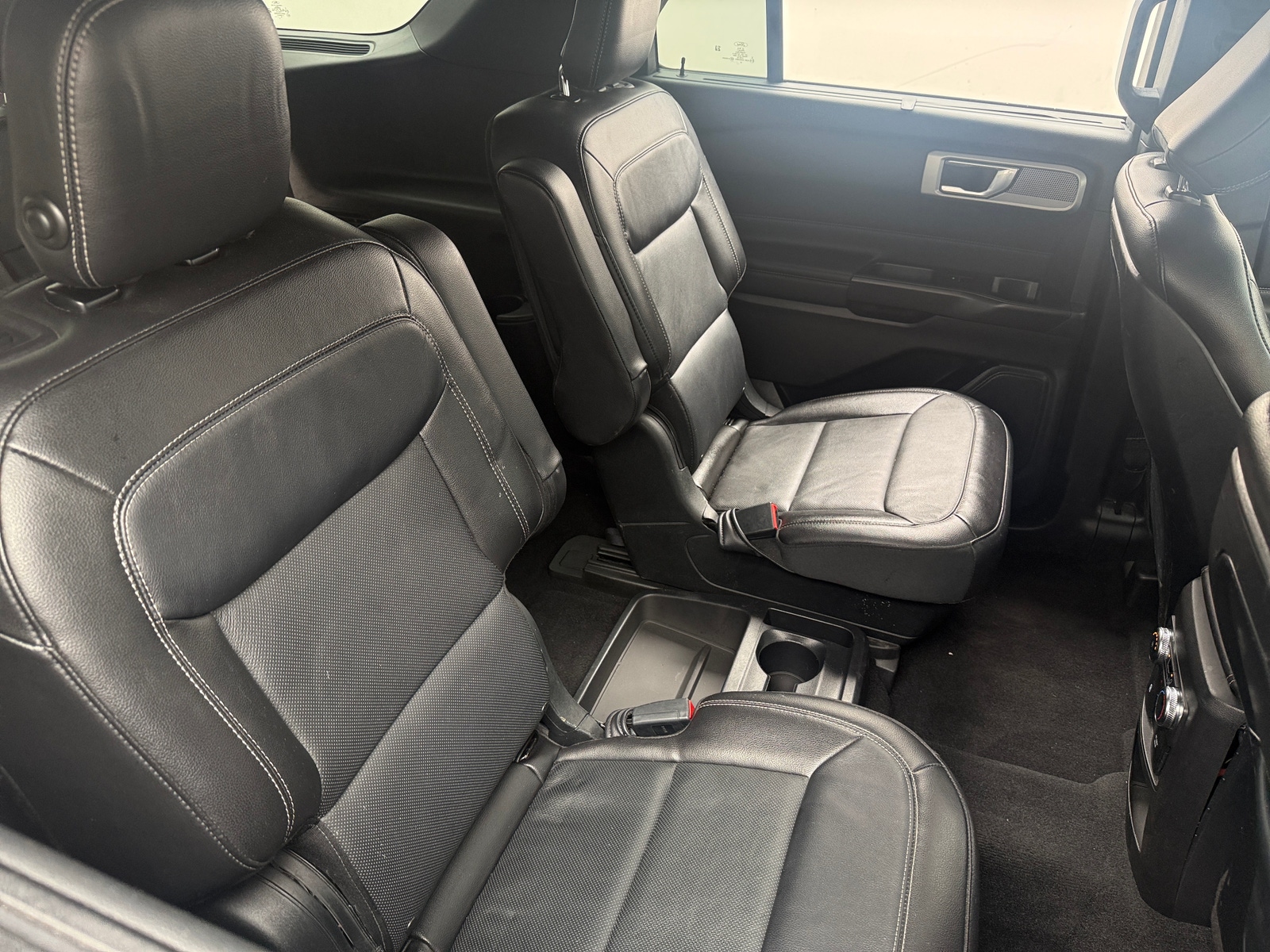 Thumbnail: 2020 Ford Explorer - 5