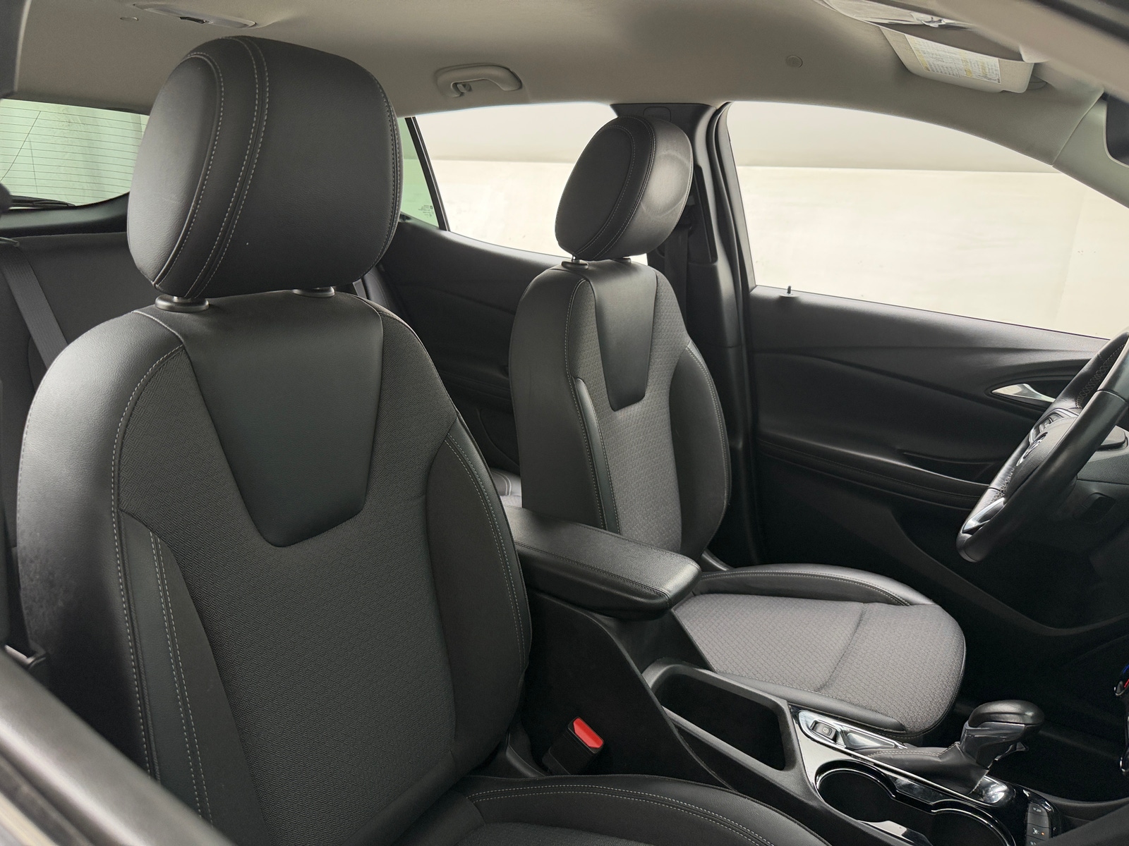 Thumbnail: 2022 Buick Encore GX - 2