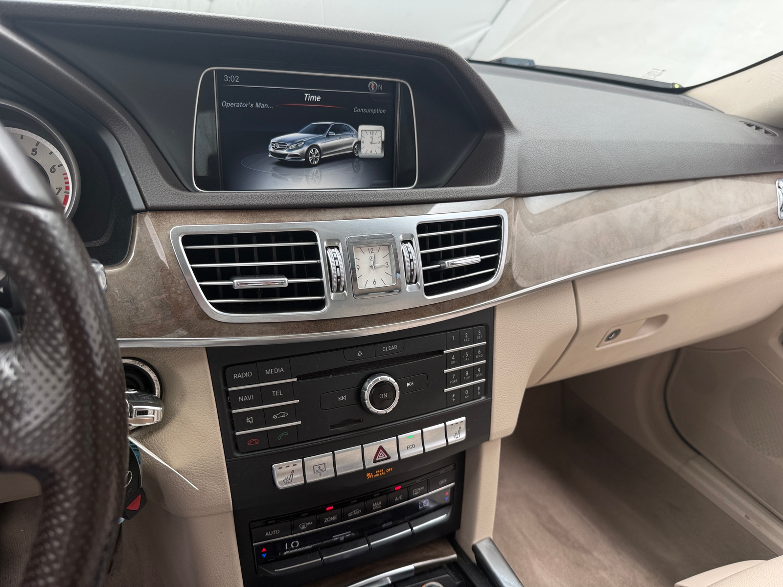 Thumbnail: 2016 Mercedes-Benz E-Class - 3