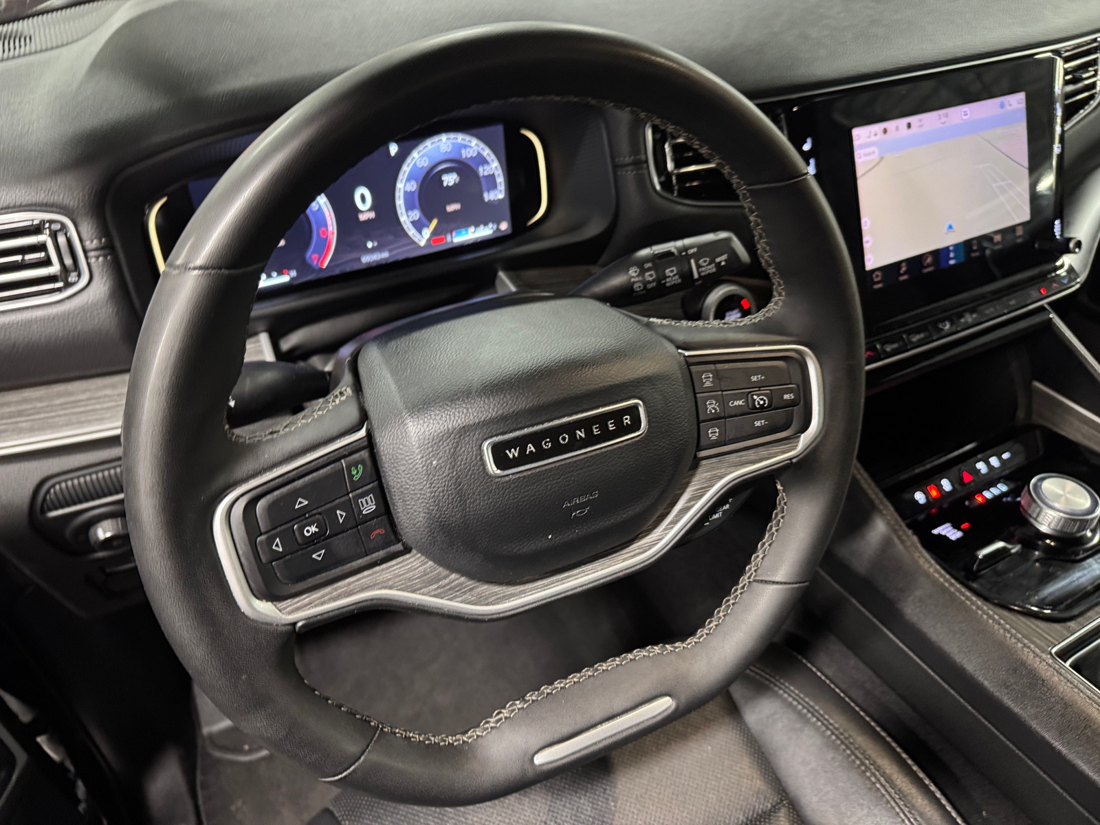 Thumbnail: 2024 Jeep Wagoneer - 4