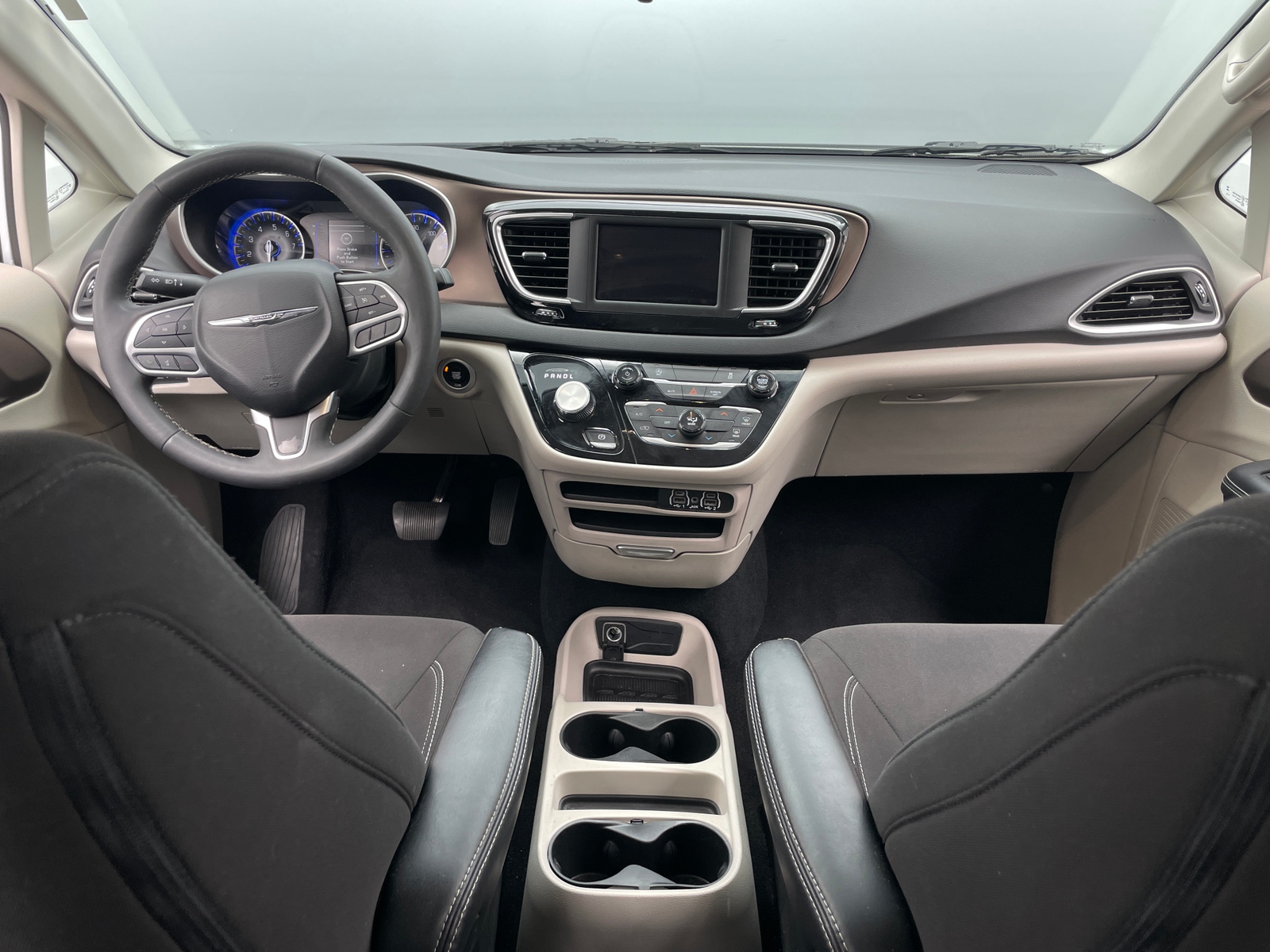 Thumbnail: 2024 Chrysler Voyager - 3