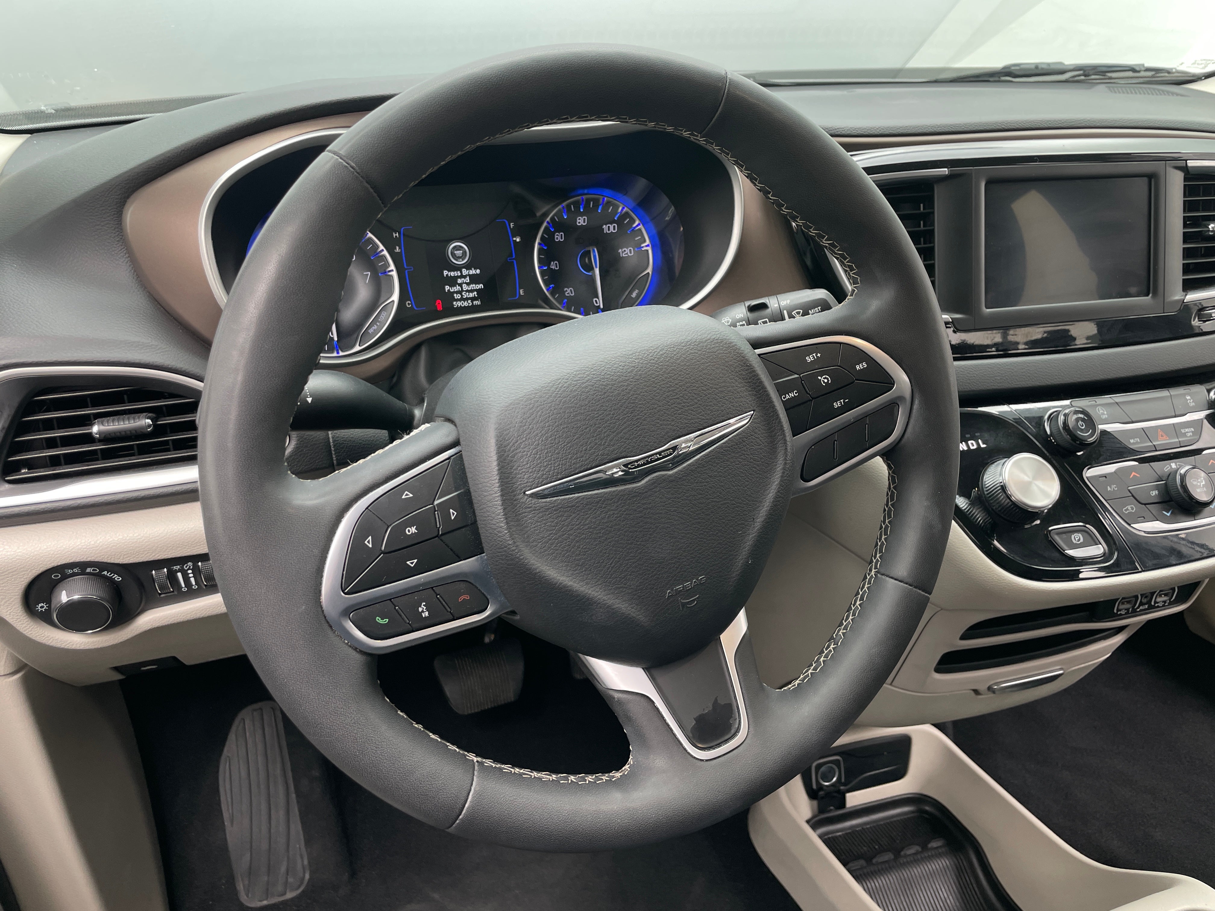 2024 Chrysler Voyager