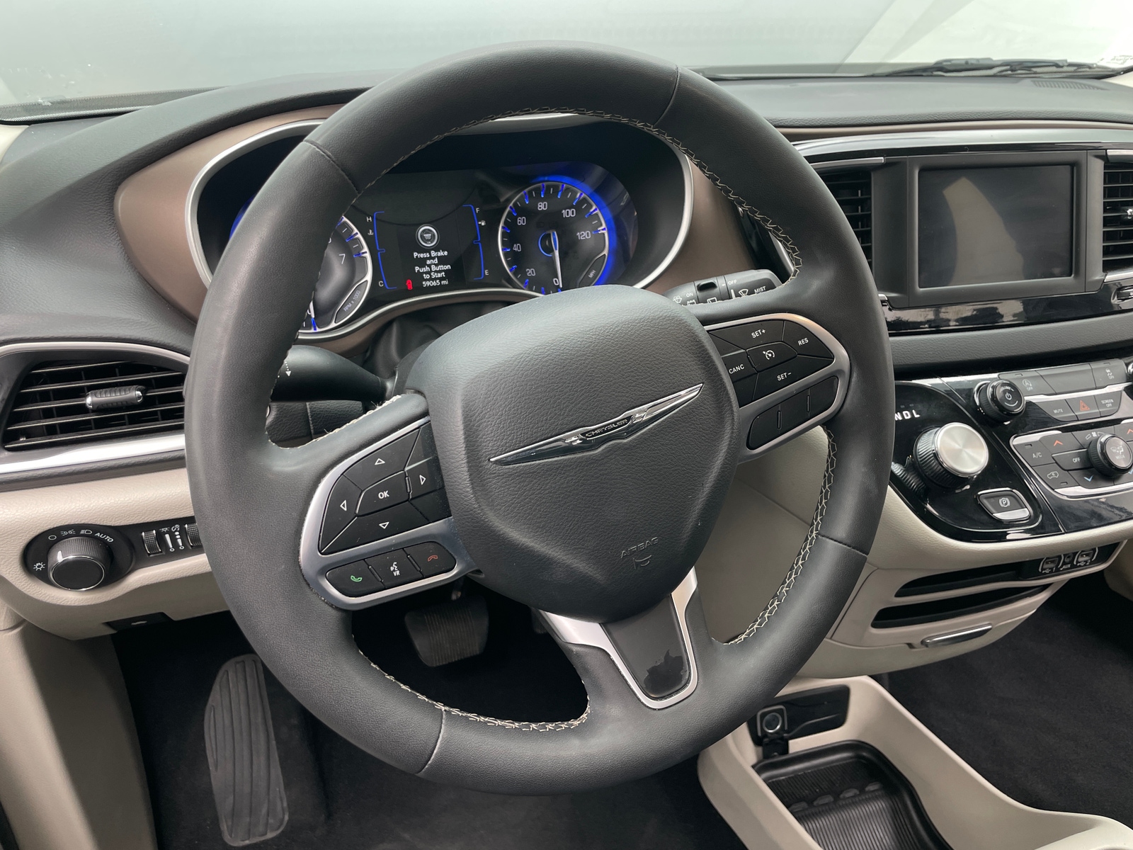 Thumbnail: 2024 Chrysler Voyager - 5