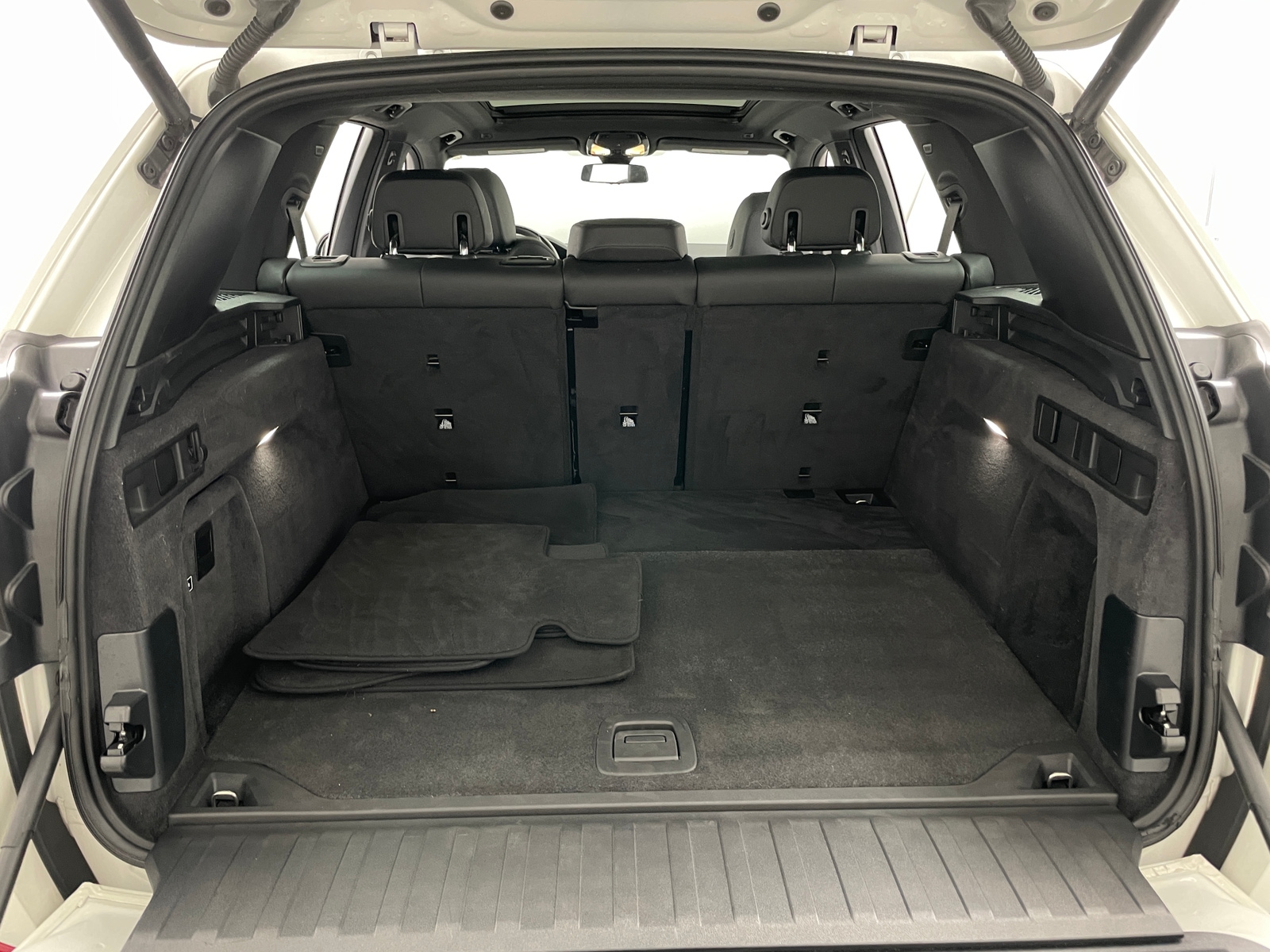 Thumbnail: 2021 BMW X5 - 6