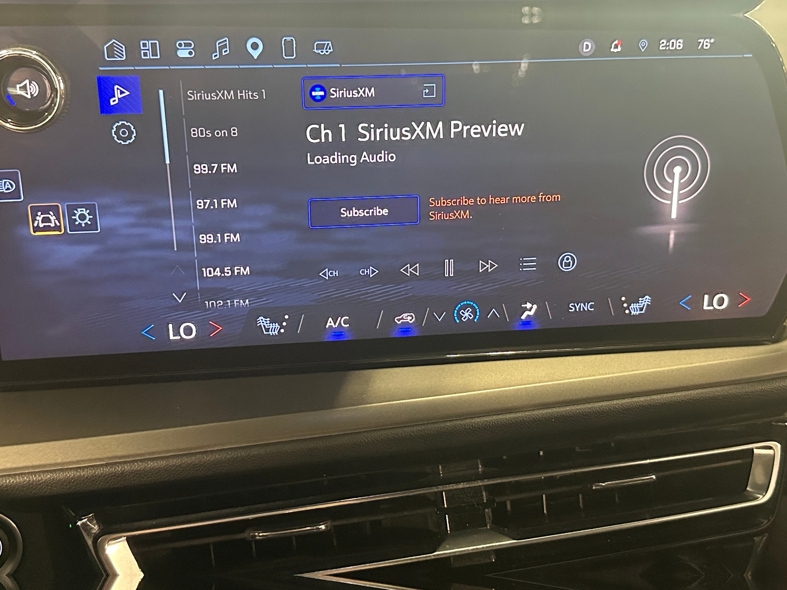 Thumbnail: 2025 Chevrolet Traverse - 3