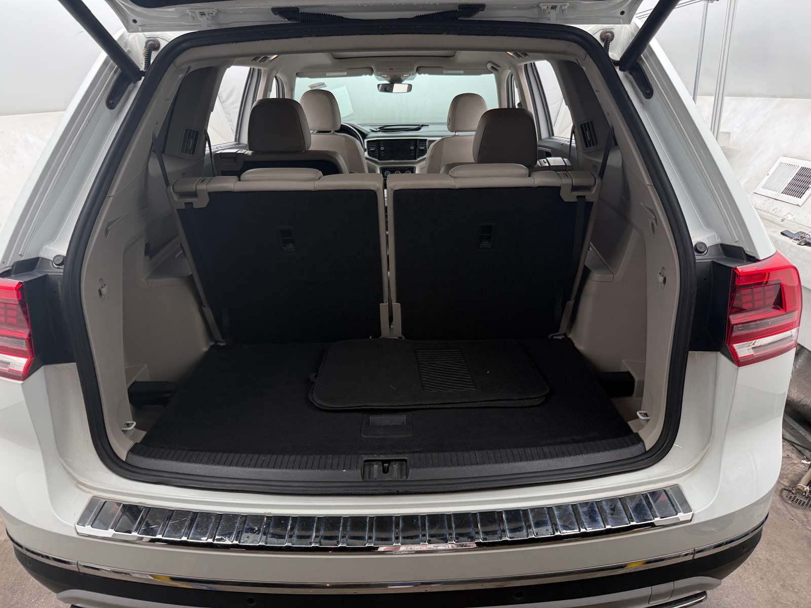 Thumbnail: 2019 Volkswagen Atlas - 6