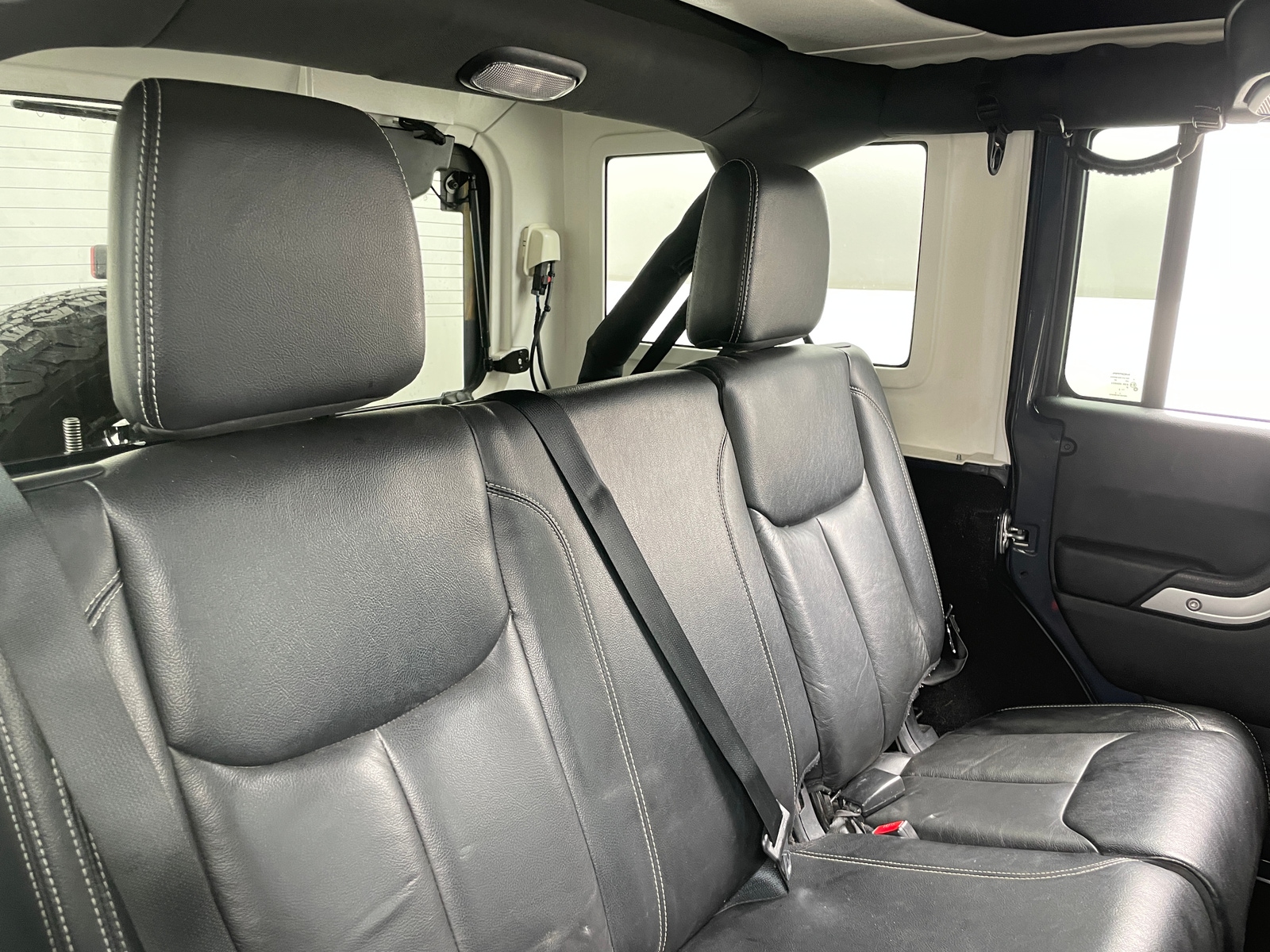 Thumbnail: 2016 Jeep Wrangler - 5