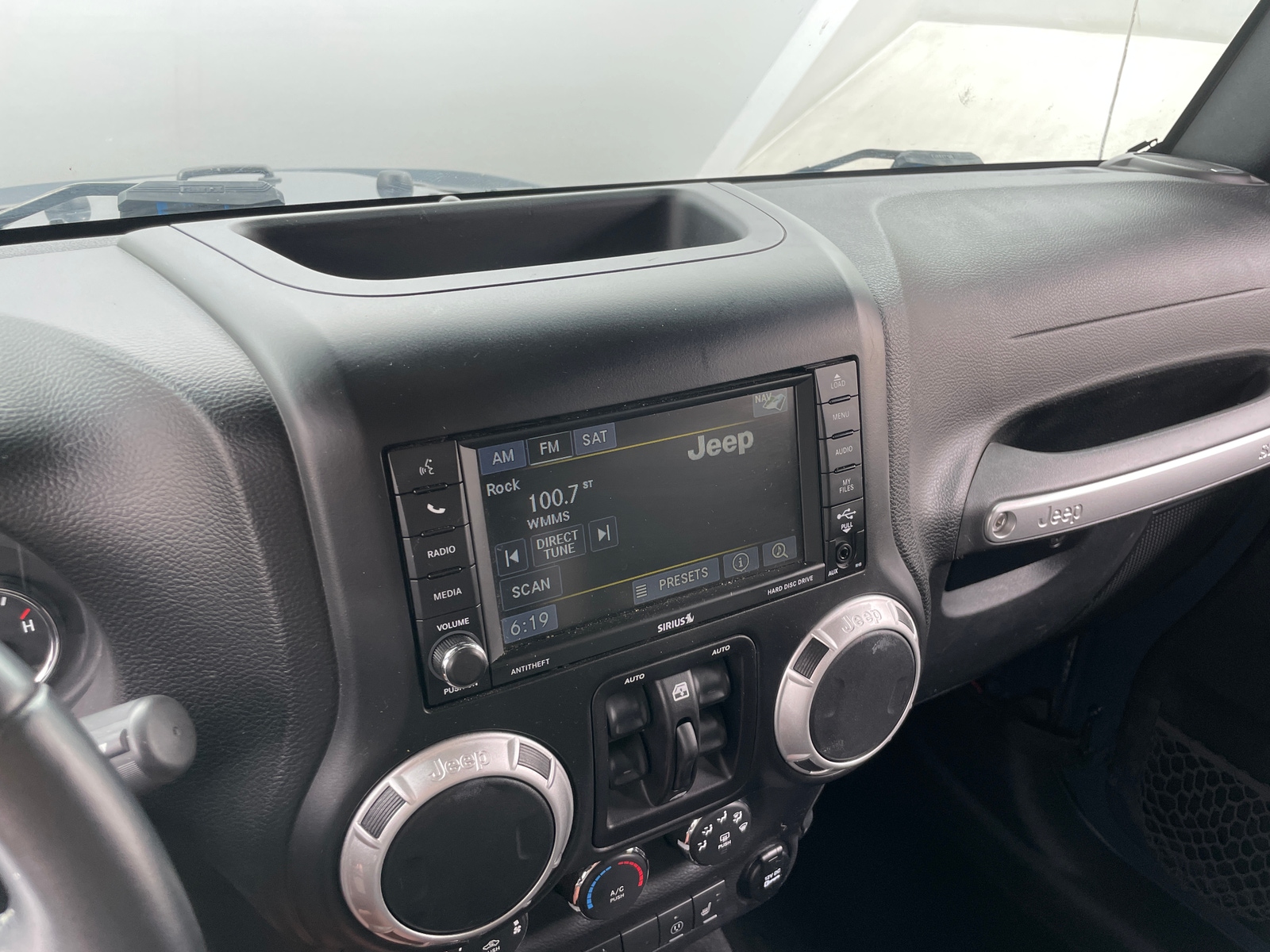 Thumbnail: 2016 Jeep Wrangler - 3