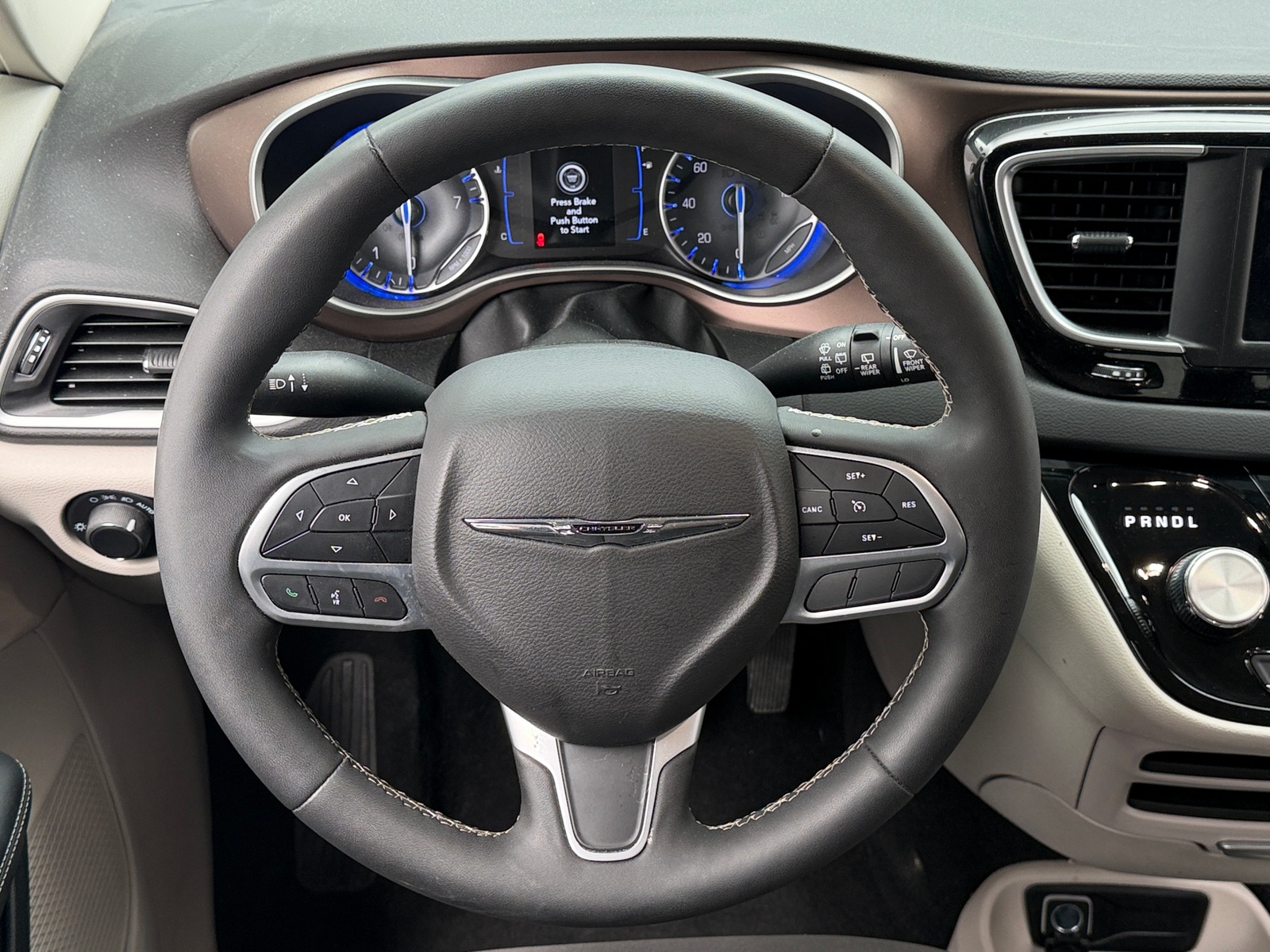Thumbnail: 2024 Chrysler Voyager - 5