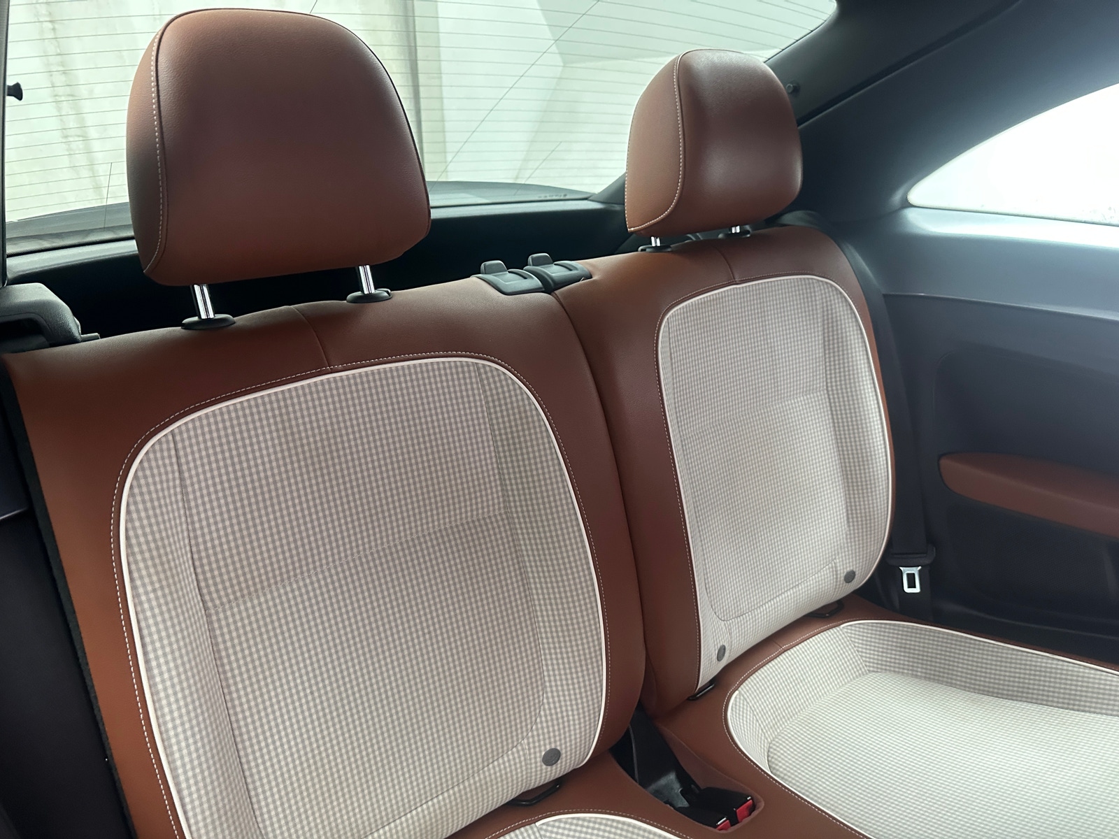 Thumbnail: 2017 Volkswagen Beetle - 6