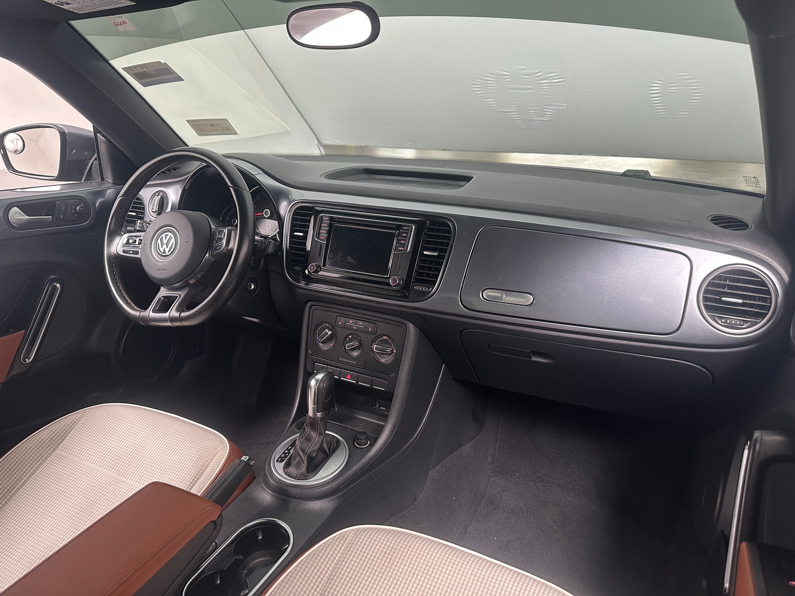 Thumbnail: 2017 Volkswagen Beetle - 3
