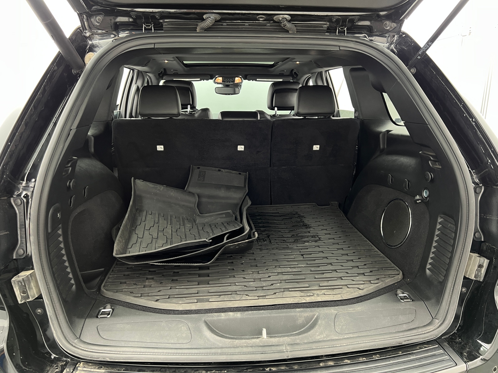 Thumbnail: 2020 Jeep Grand Cherokee - 6