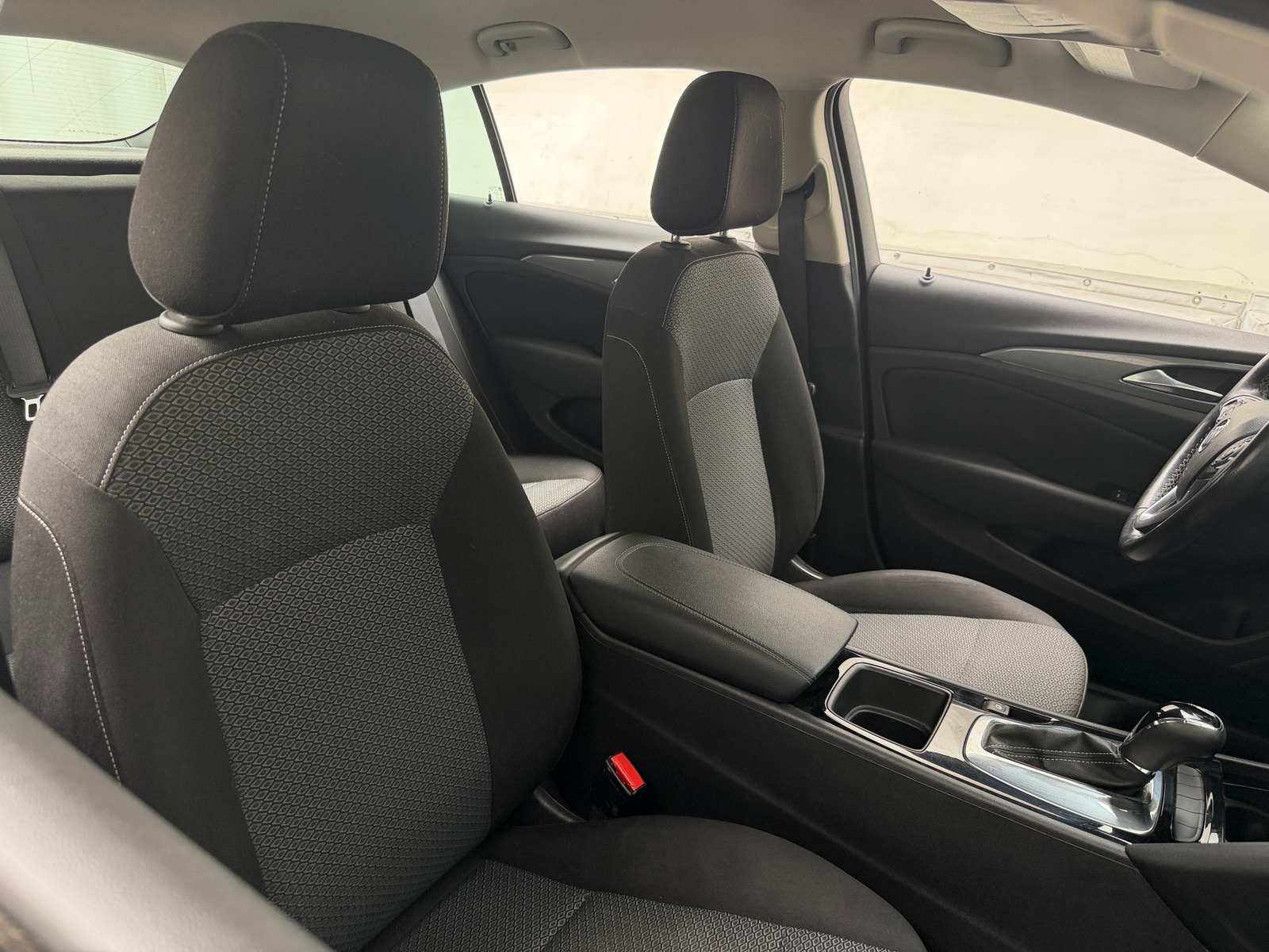 Thumbnail: 2018 Buick Regal - 2
