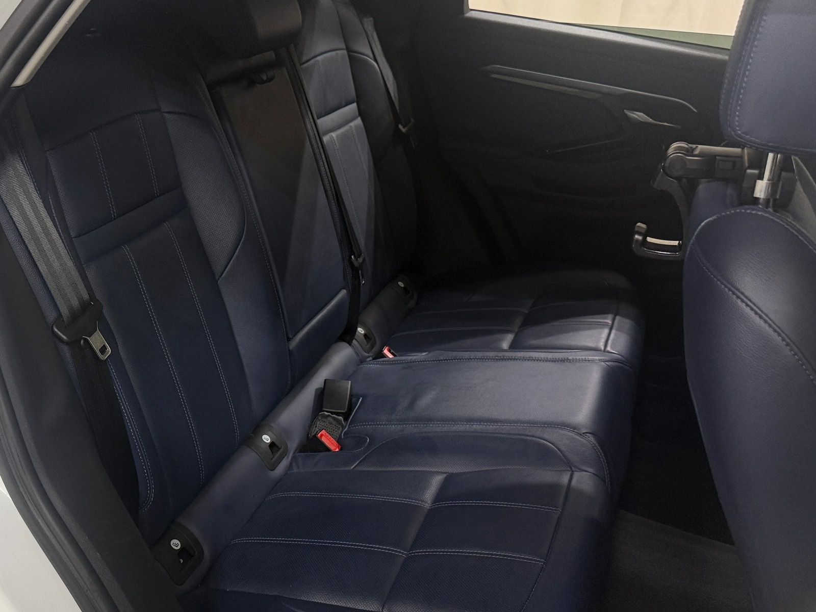 Thumbnail: 2021 Land Rover Range Rover Evoque - 5
