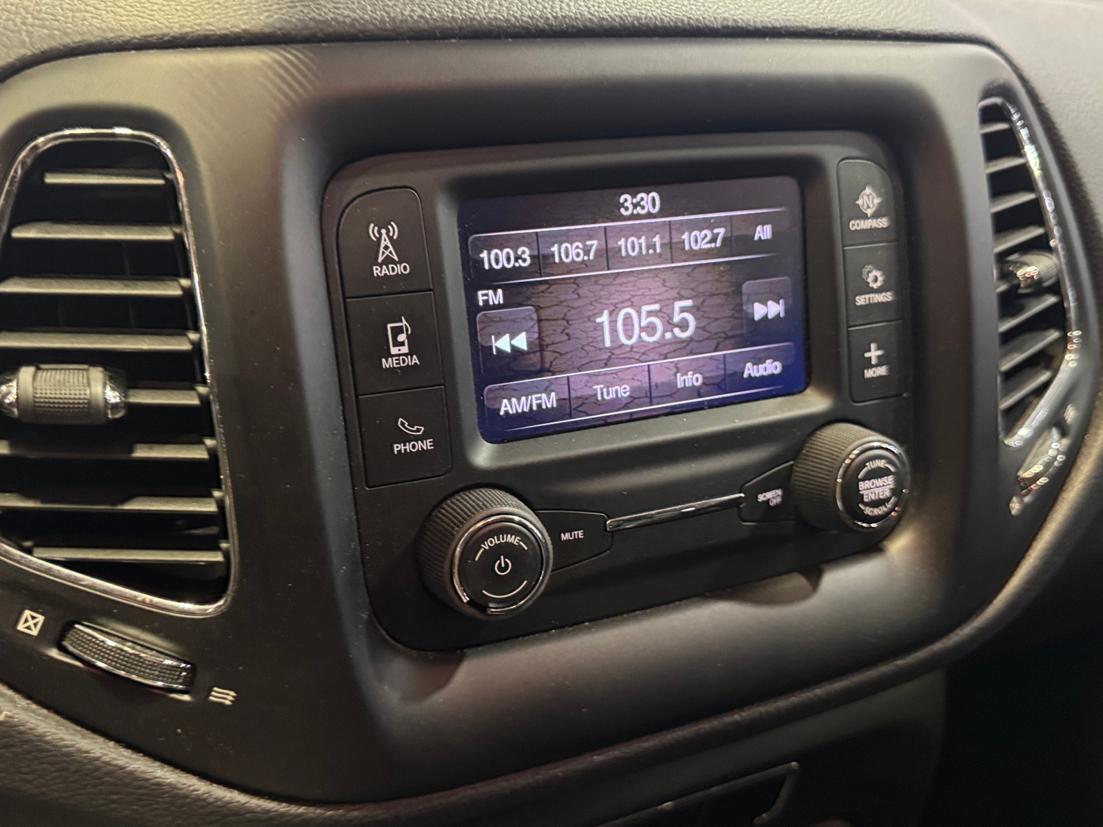 Thumbnail: 2018 Jeep Compass - 4