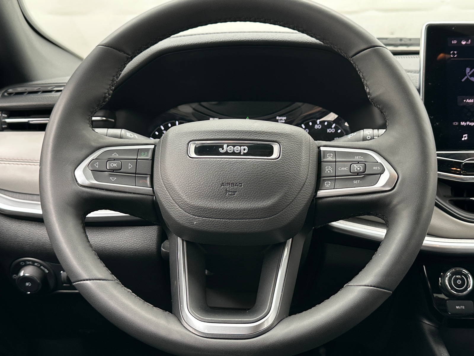 Thumbnail: 2025 Jeep Compass - 4