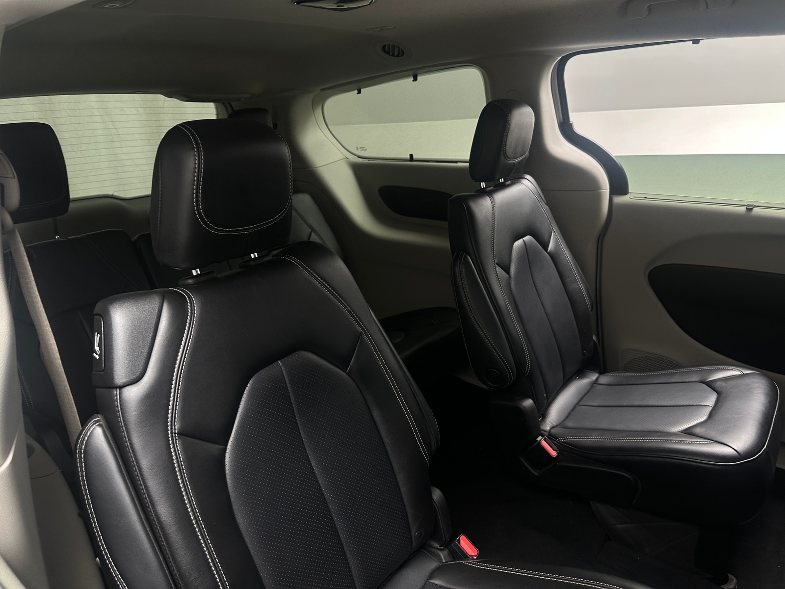 Thumbnail: 2023 Chrysler Pacifica - 5