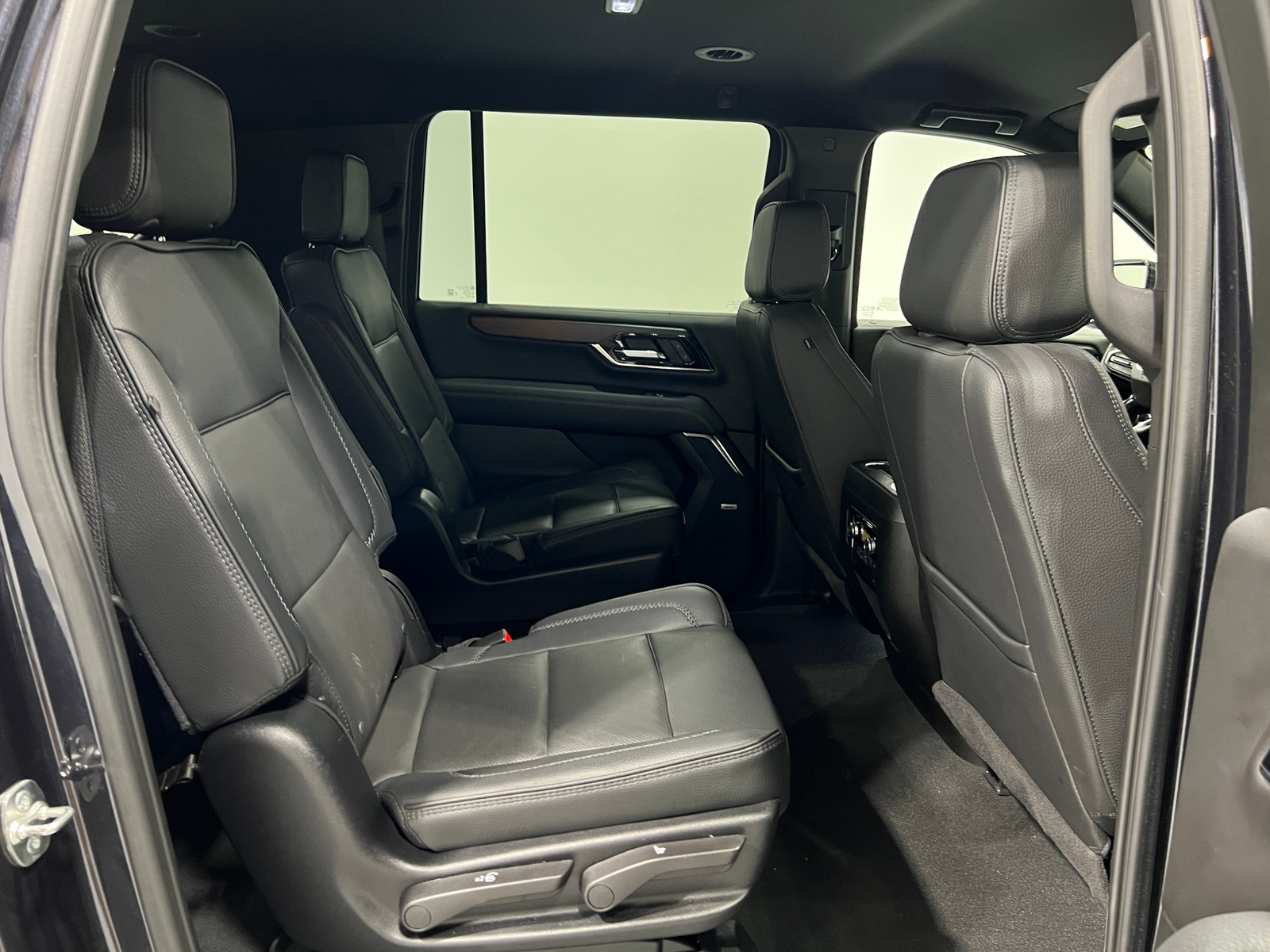 Thumbnail: 2025 GMC Yukon XL - 5