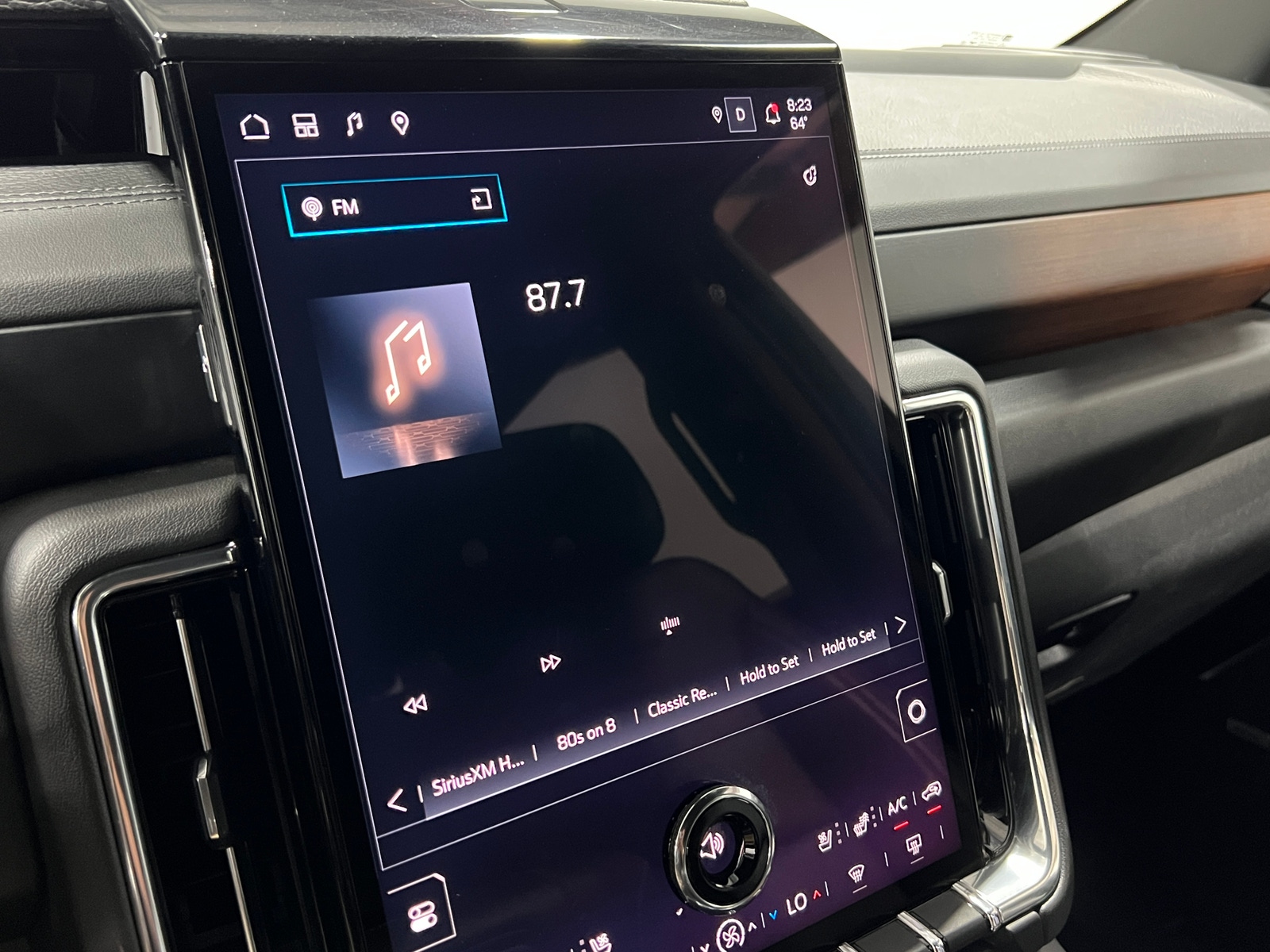 Thumbnail: 2025 GMC Yukon XL - 3