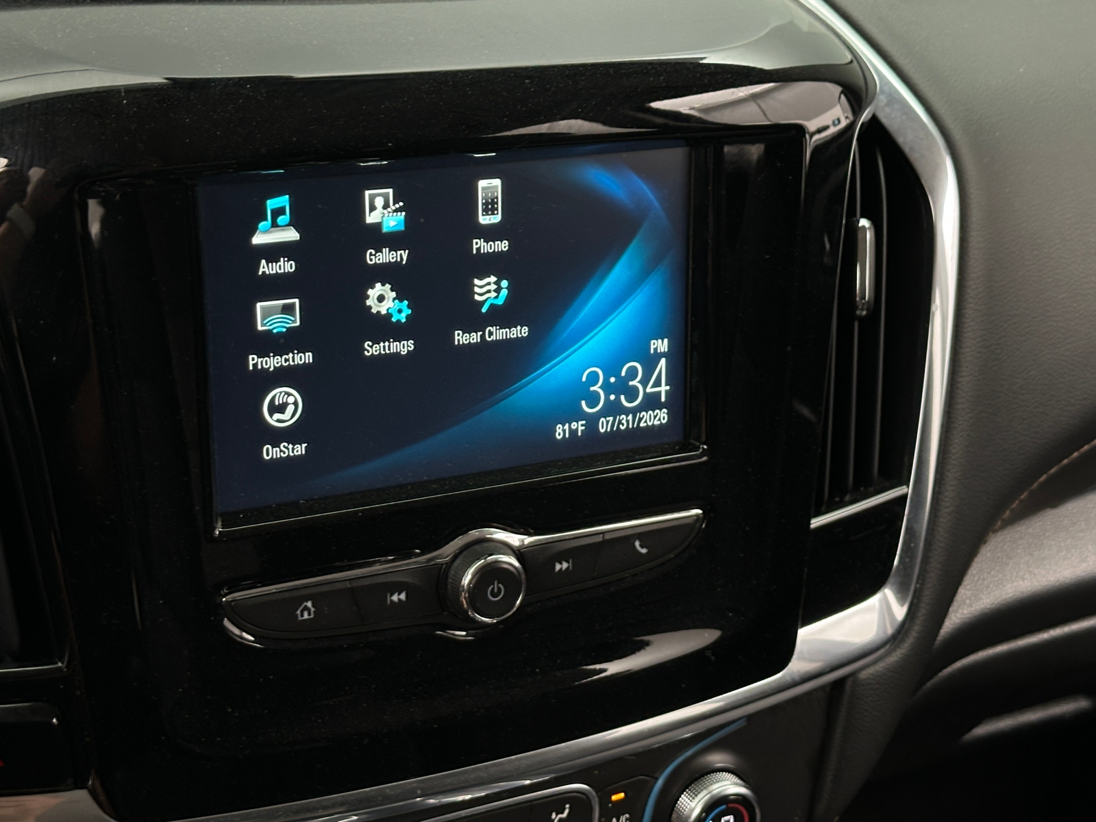 Thumbnail: 2018 Chevrolet Traverse - 4