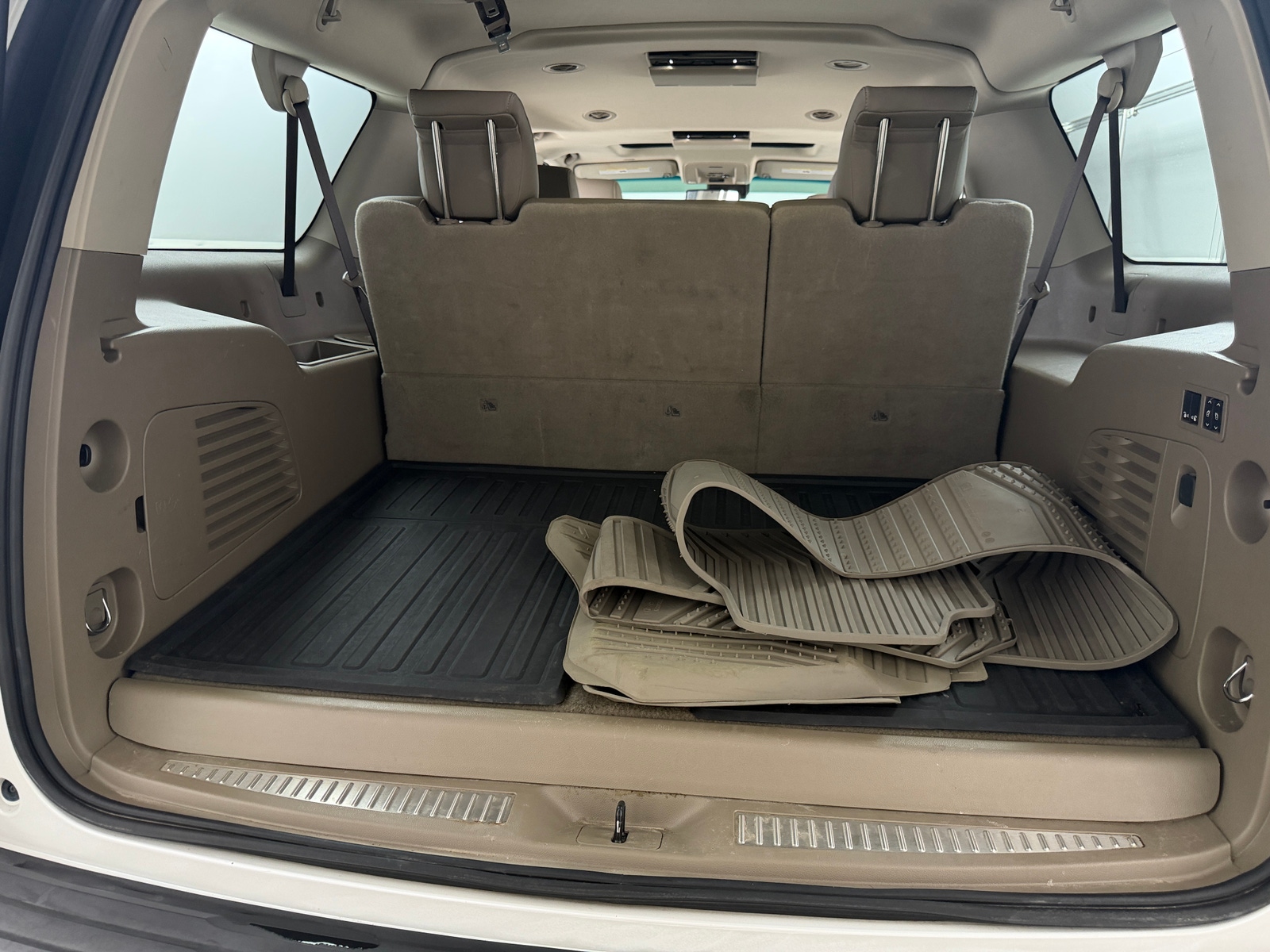 Thumbnail: 2017 Chevrolet Suburban - 6