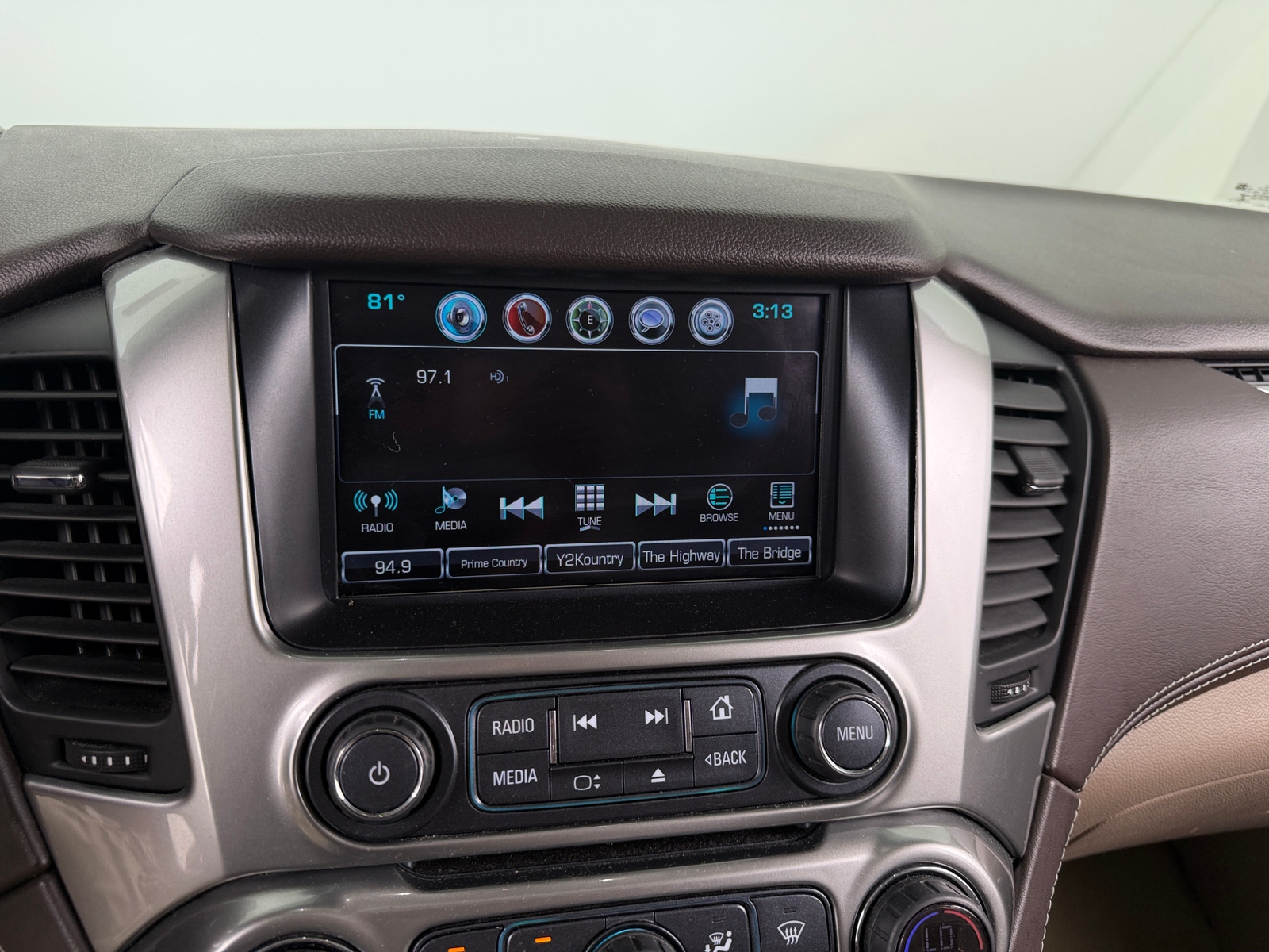 Thumbnail: 2017 Chevrolet Suburban - 3
