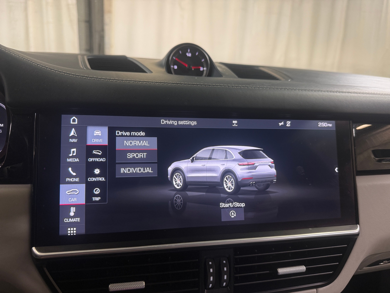 Thumbnail: 2019 Porsche Cayenne - 3